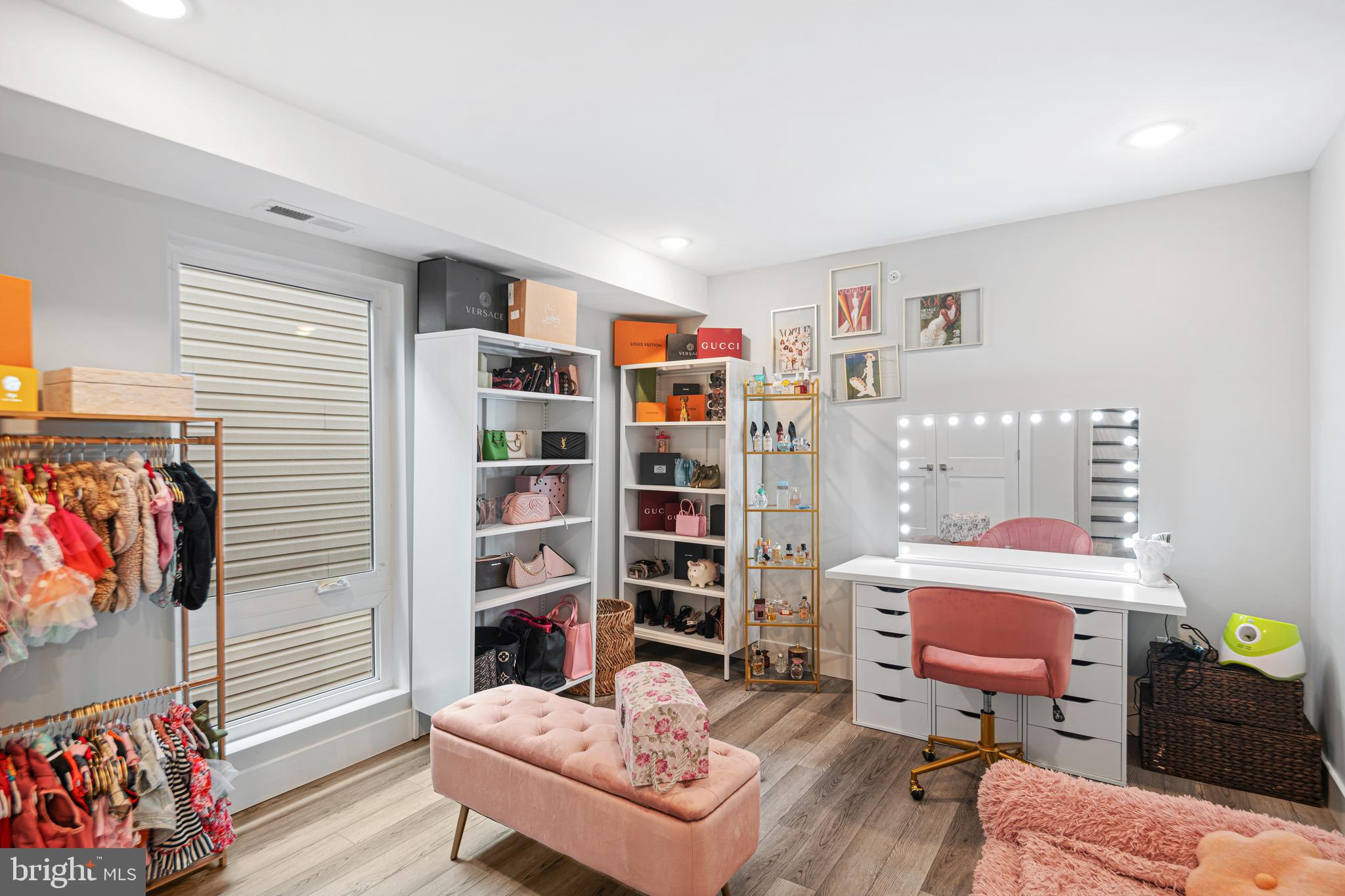 EAST KENSINGTON - Residential Income
