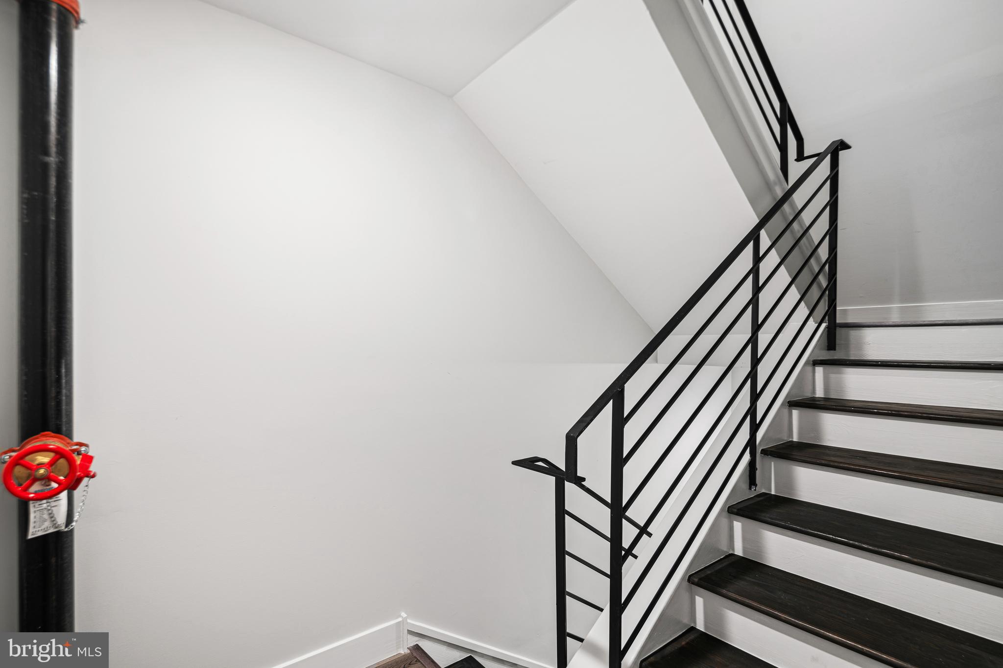 EAST KENSINGTON - Residential Income