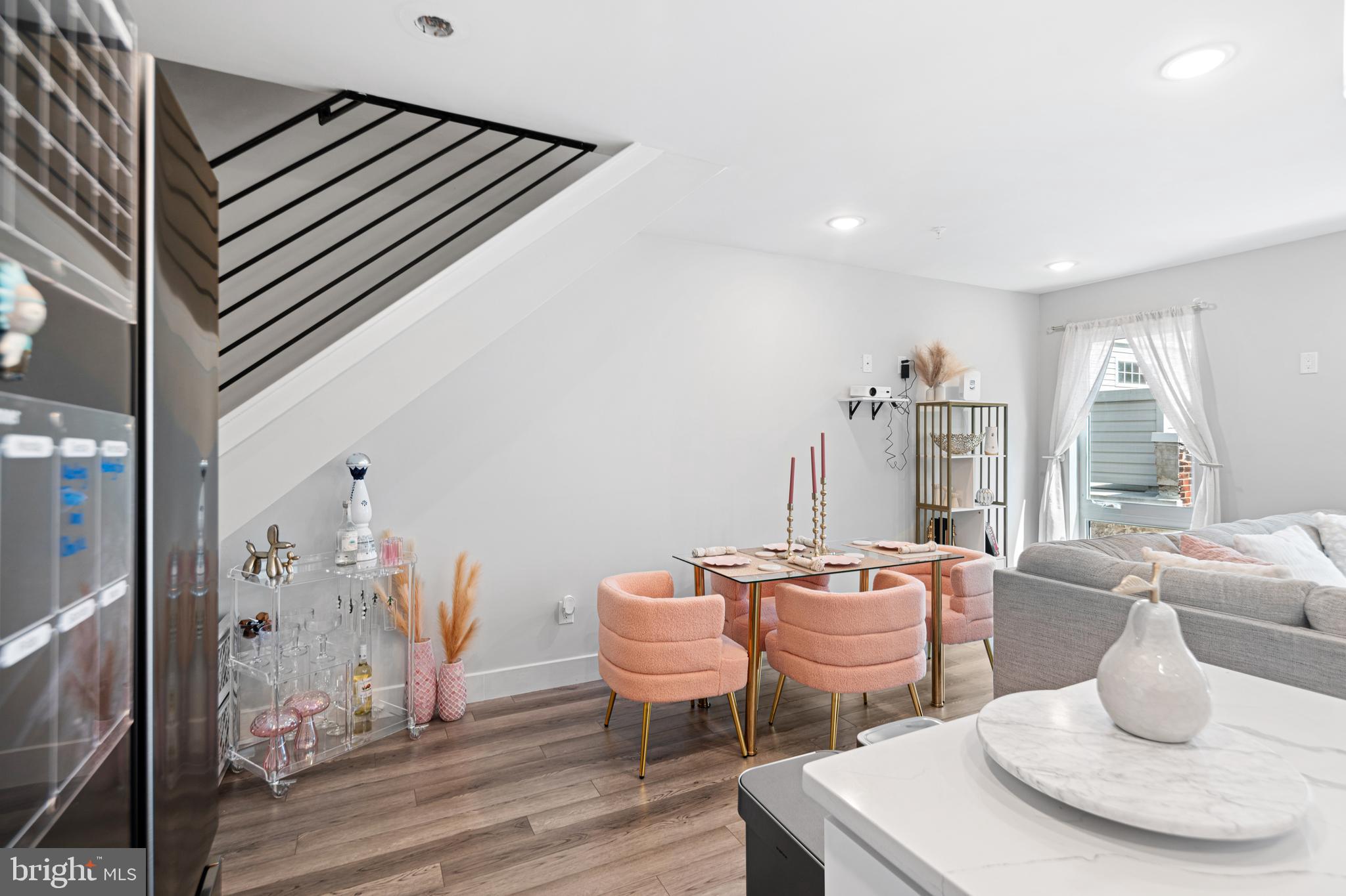 EAST KENSINGTON - Residential Income