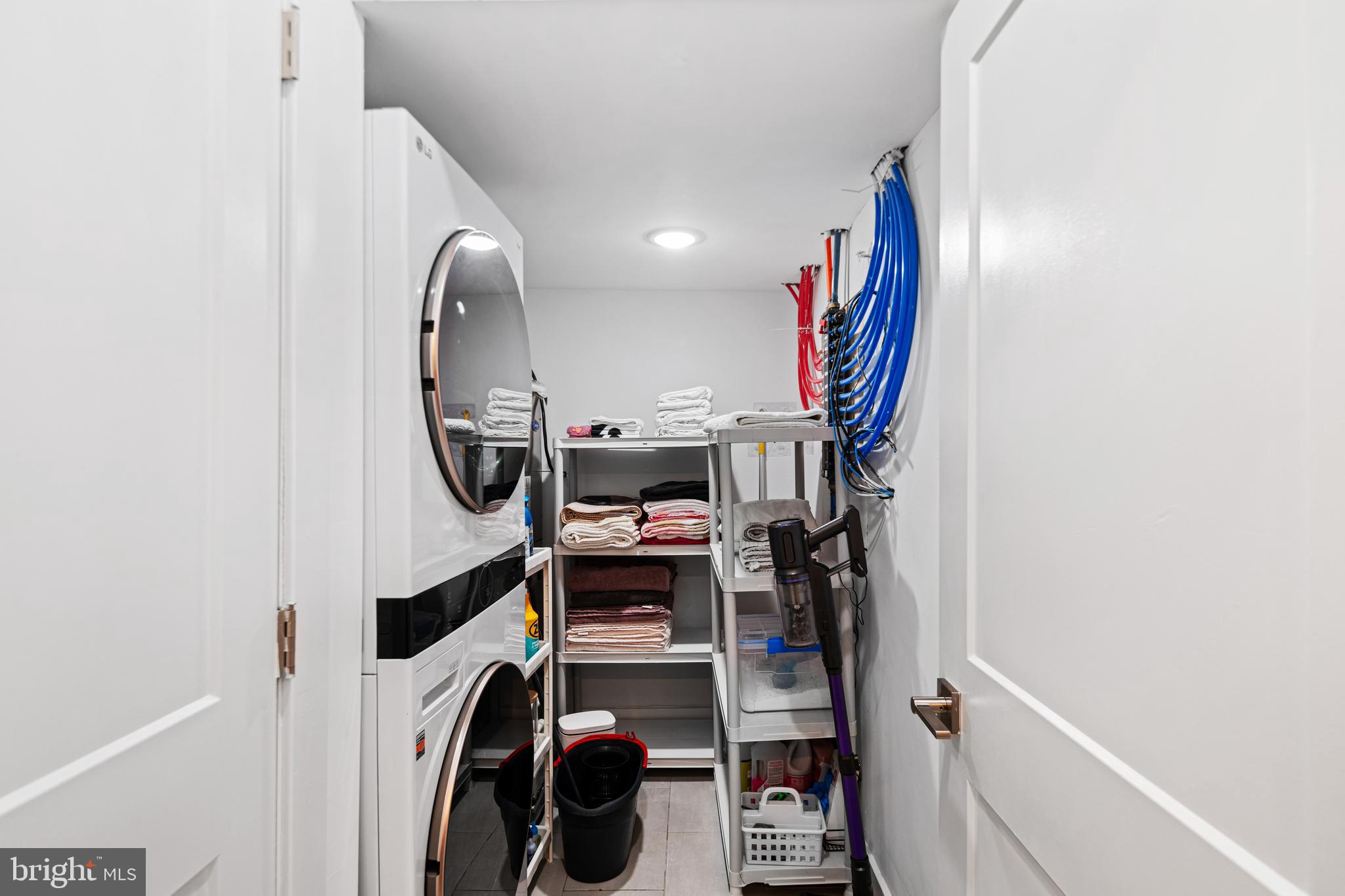 EAST KENSINGTON - Residential Income