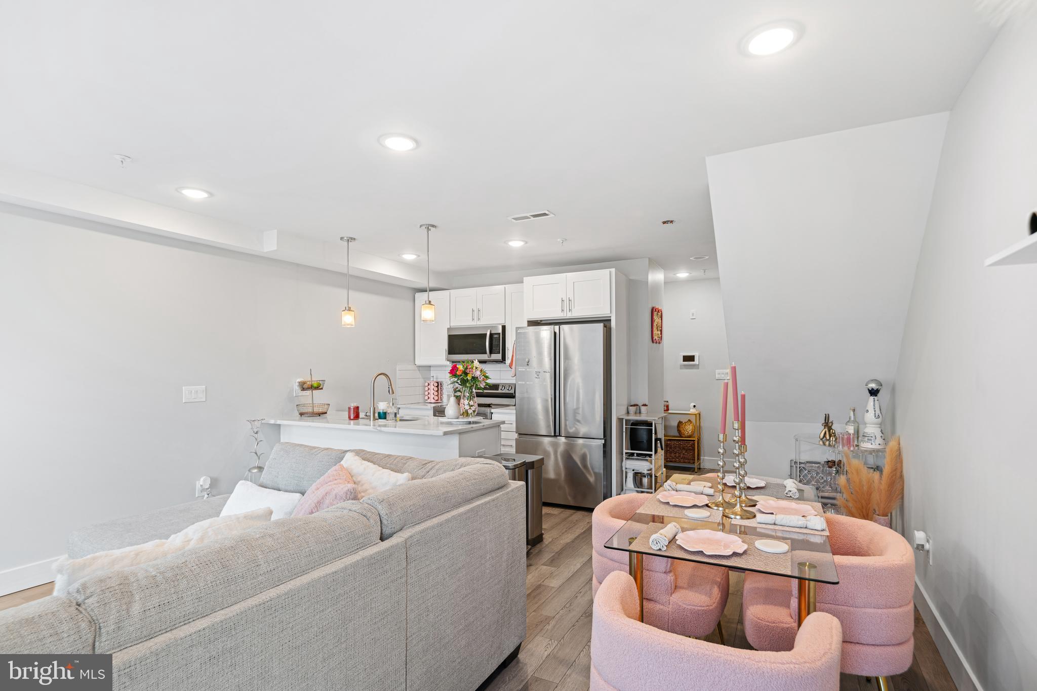 EAST KENSINGTON - Residential Income