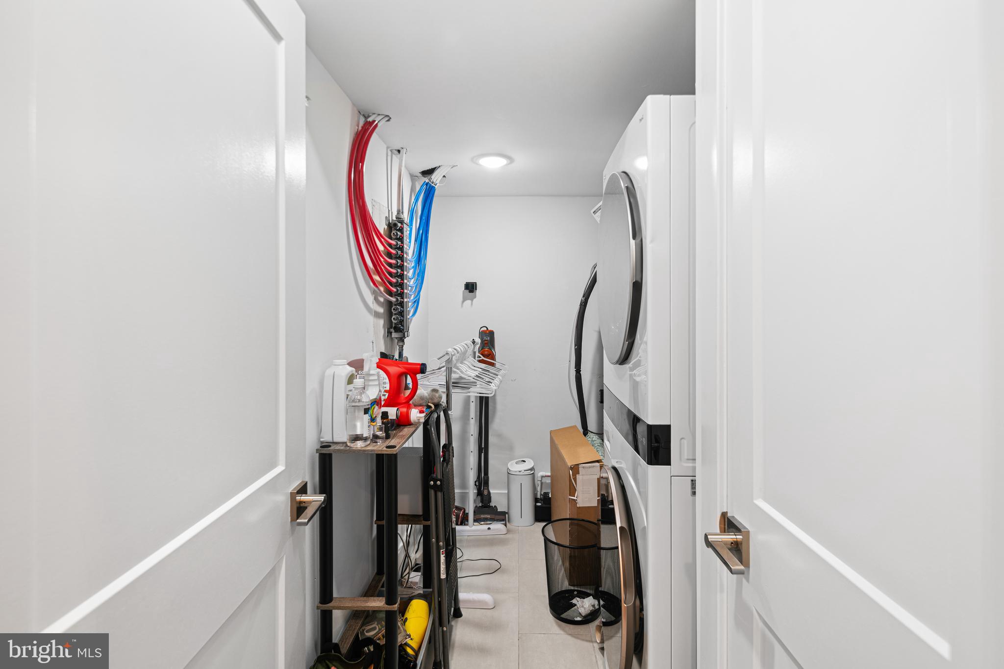 EAST KENSINGTON - Residential Income