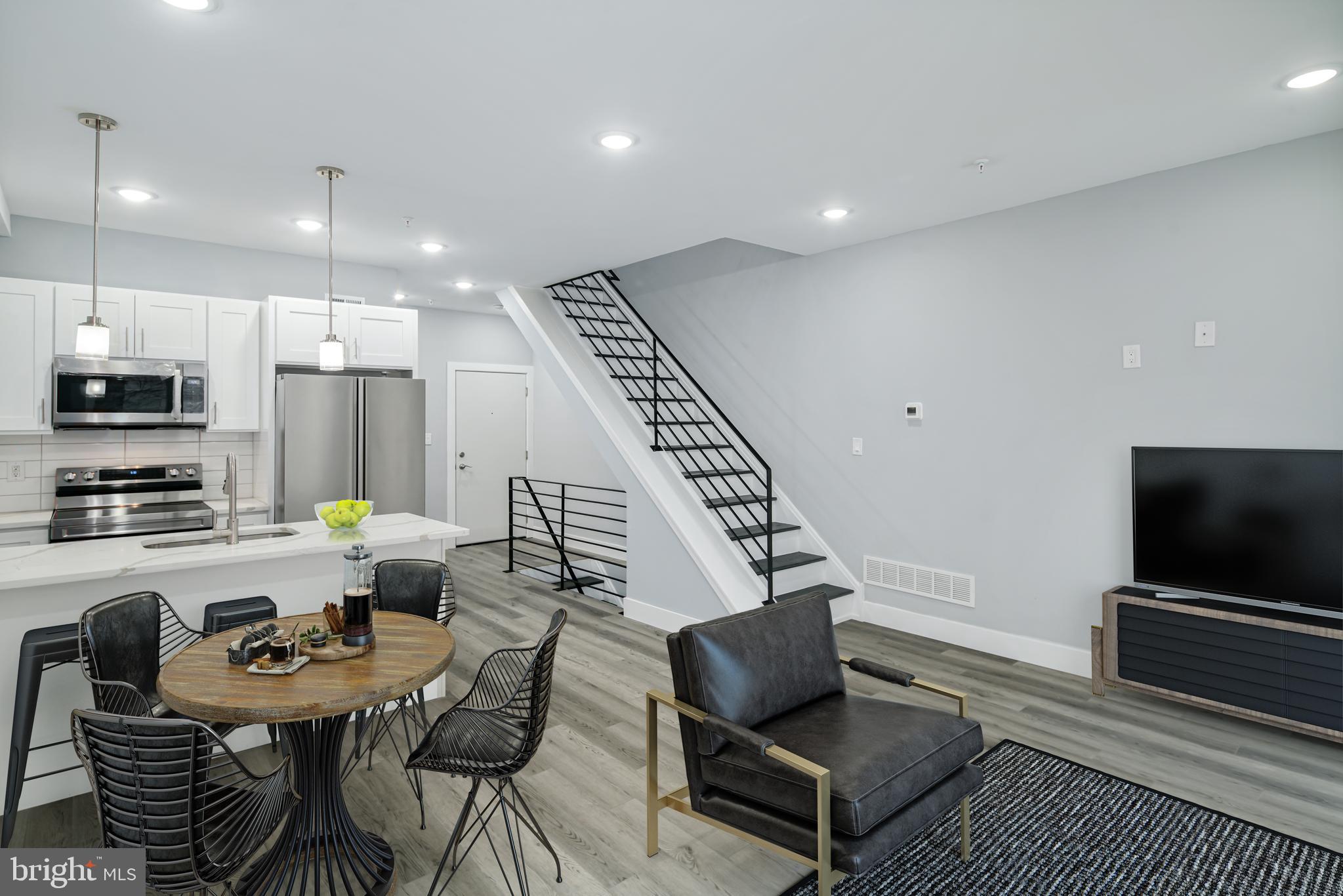 EAST KENSINGTON - Residential Income