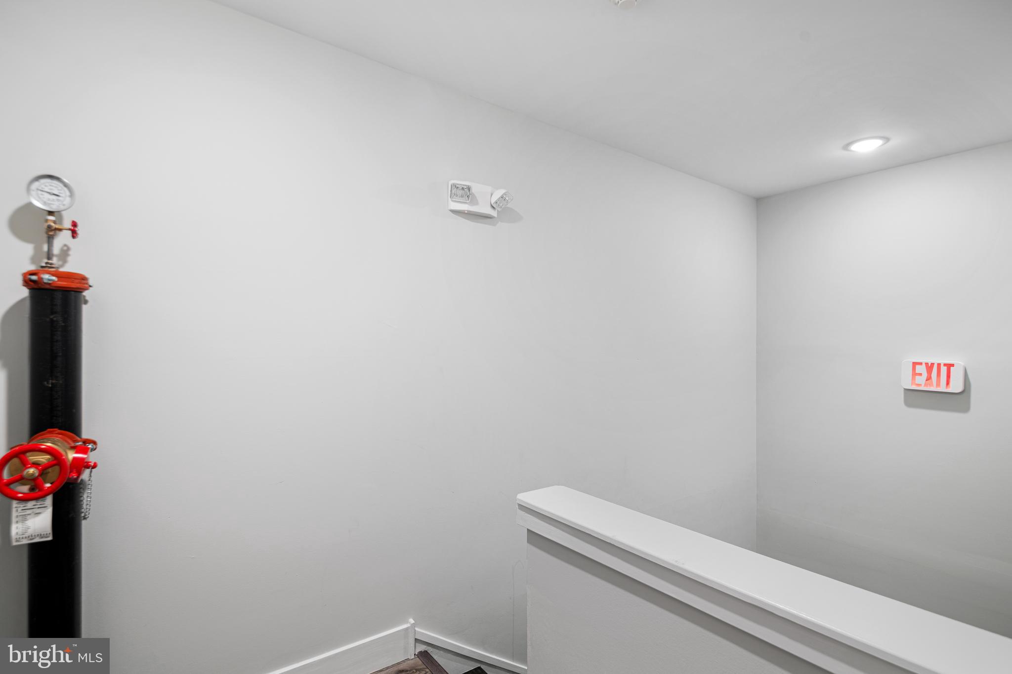 EAST KENSINGTON - Residential Income
