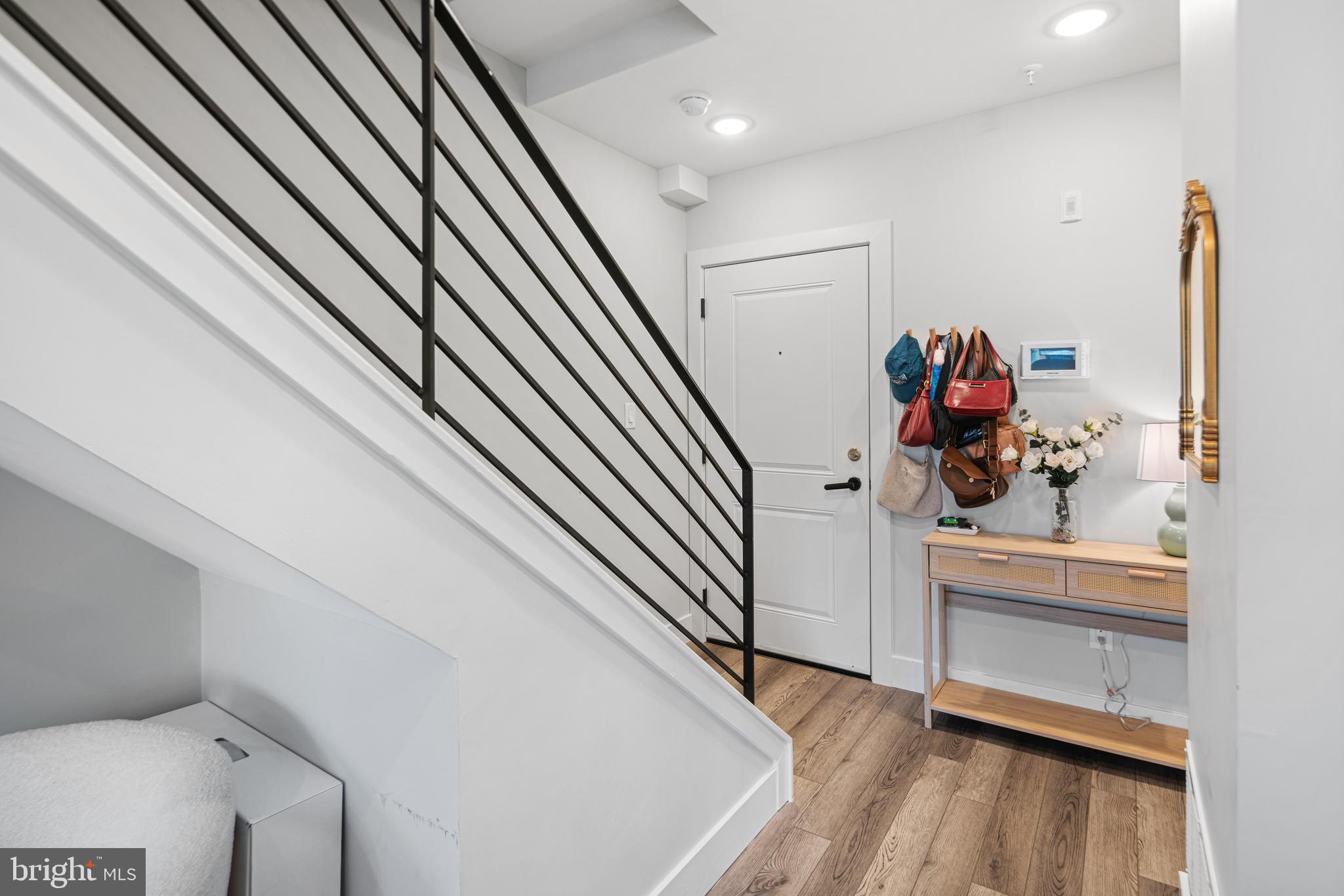 EAST KENSINGTON - Residential Income