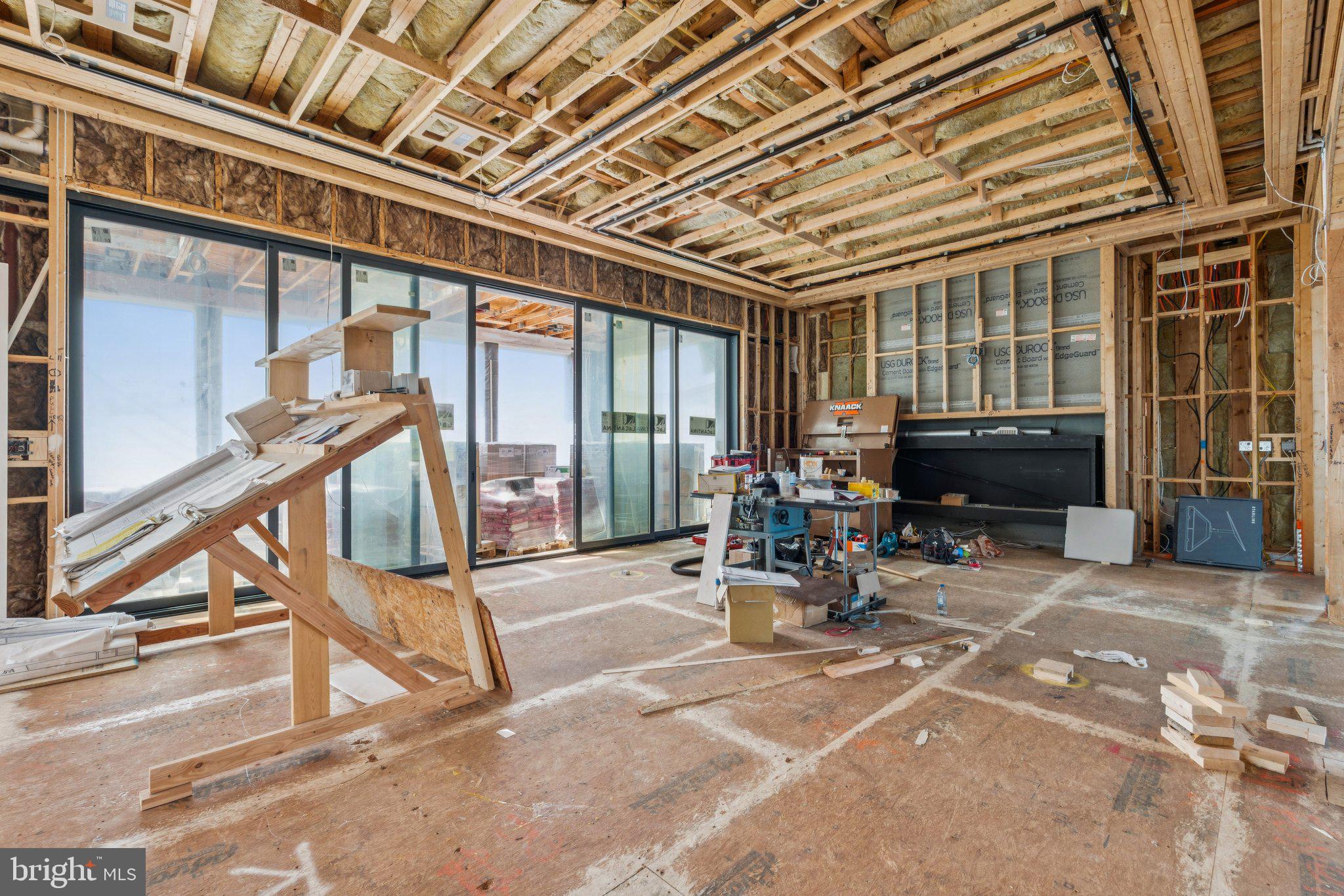 CREIGHTON FARMS - Residential