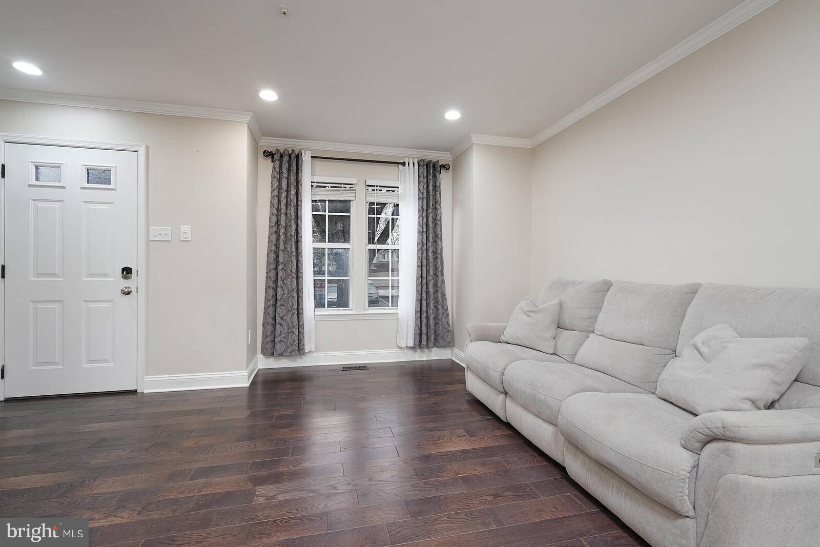 ROBIN MEADOWS - Residential