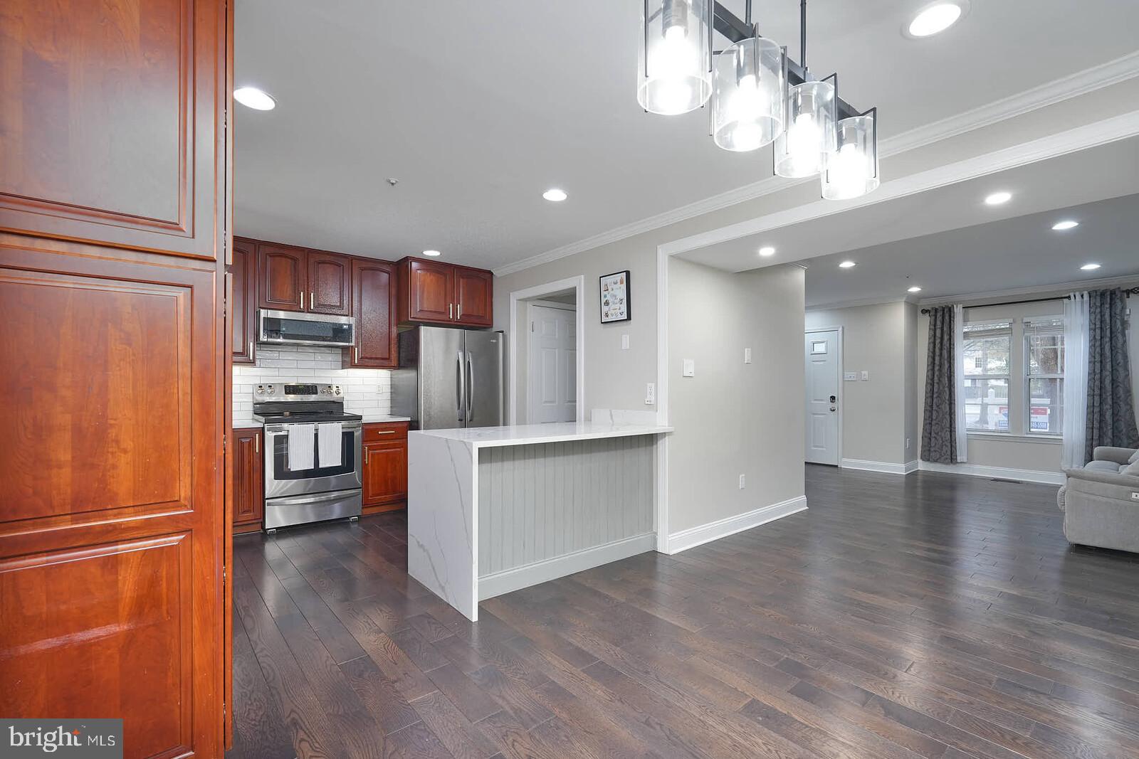 ROBIN MEADOWS - Residential