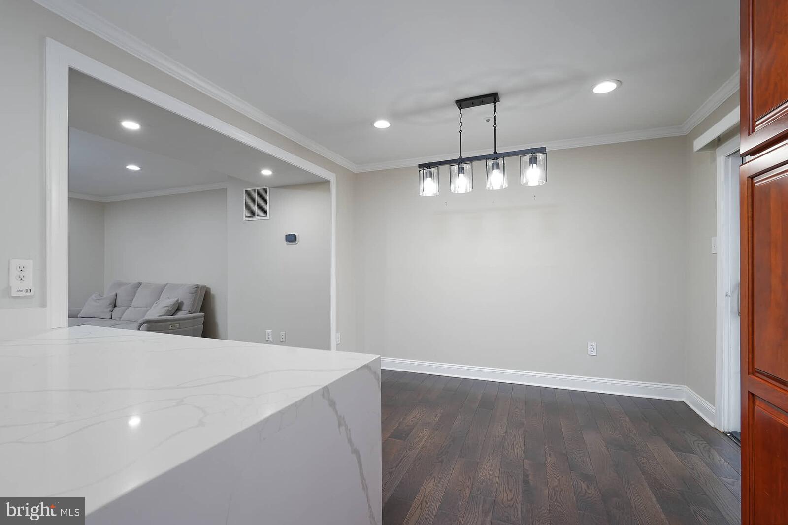 ROBIN MEADOWS - Residential