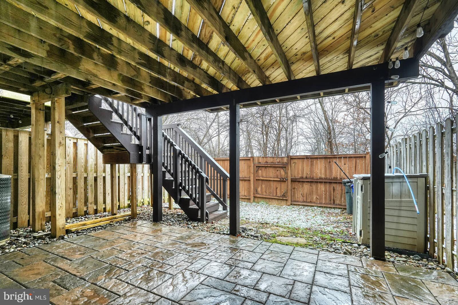 ROBIN MEADOWS - Residential