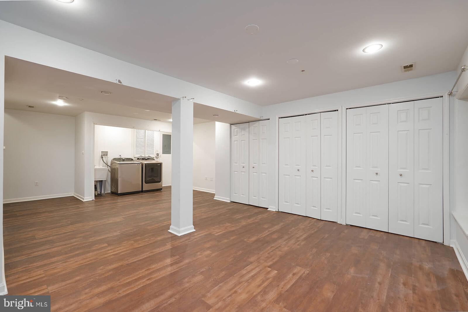 ROBIN MEADOWS - Residential