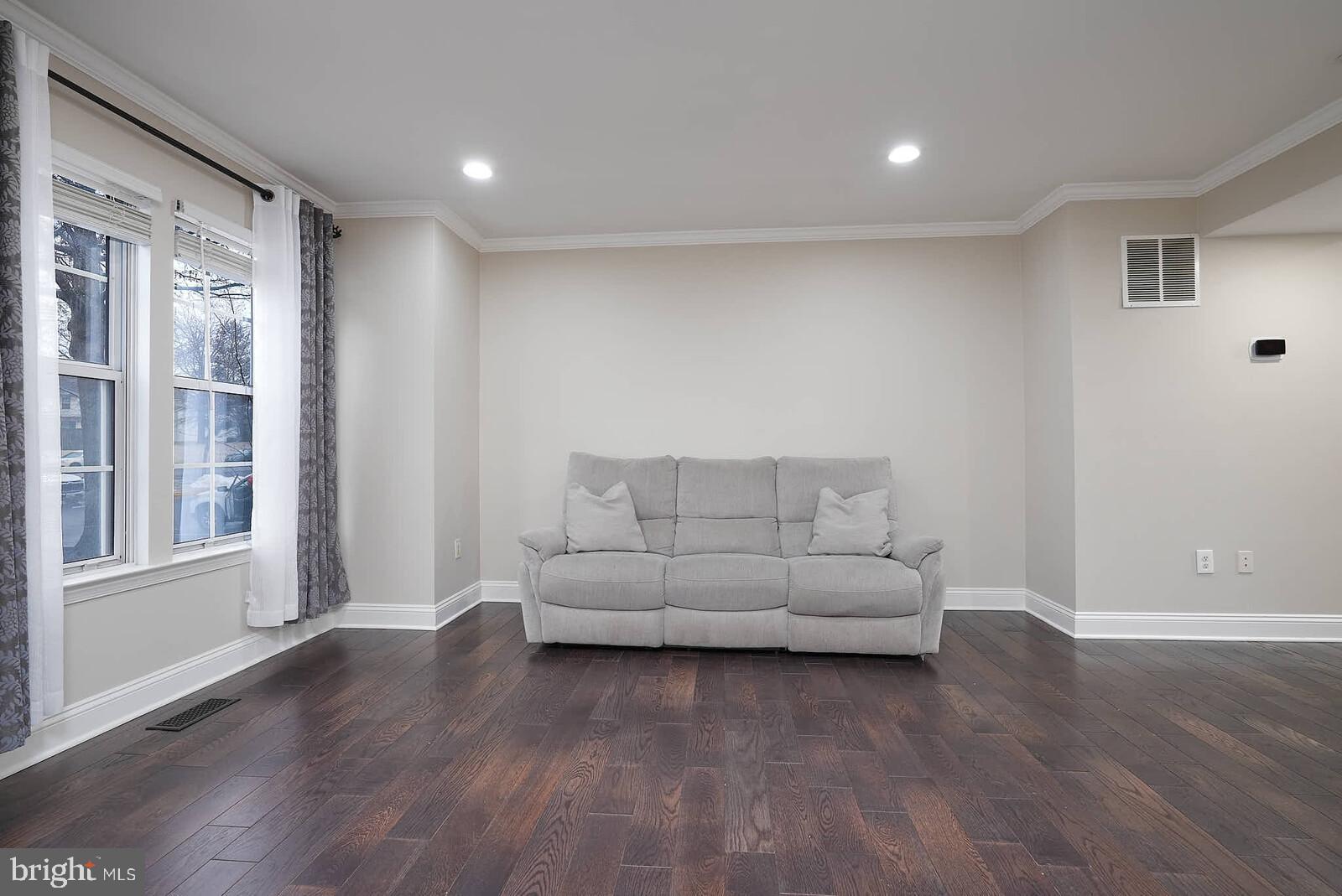 ROBIN MEADOWS - Residential