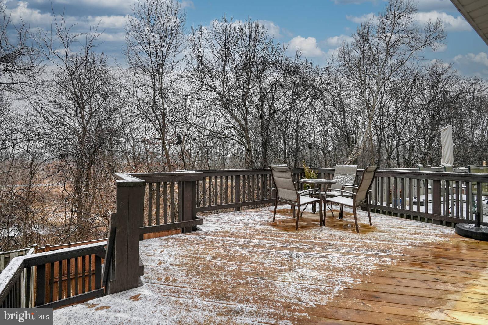 ROBIN MEADOWS - Residential