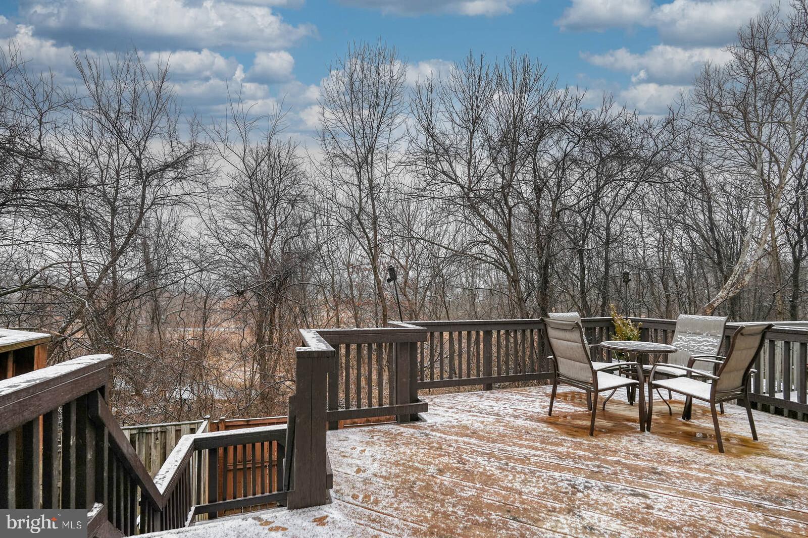 ROBIN MEADOWS - Residential