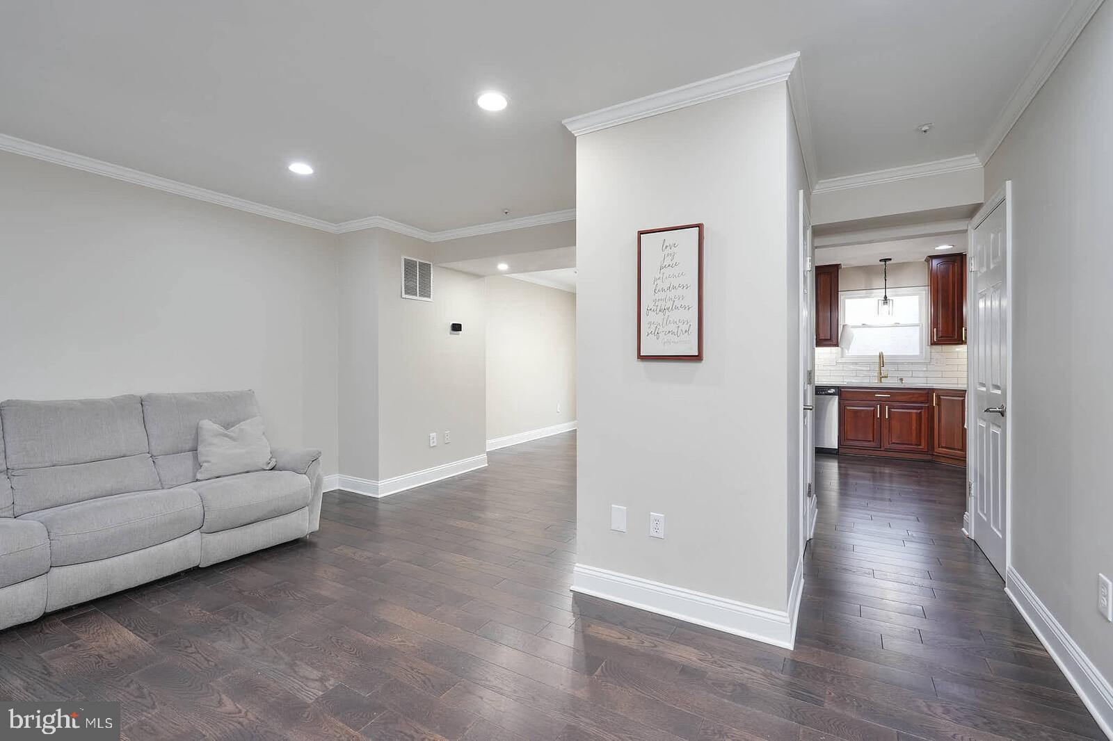 ROBIN MEADOWS - Residential