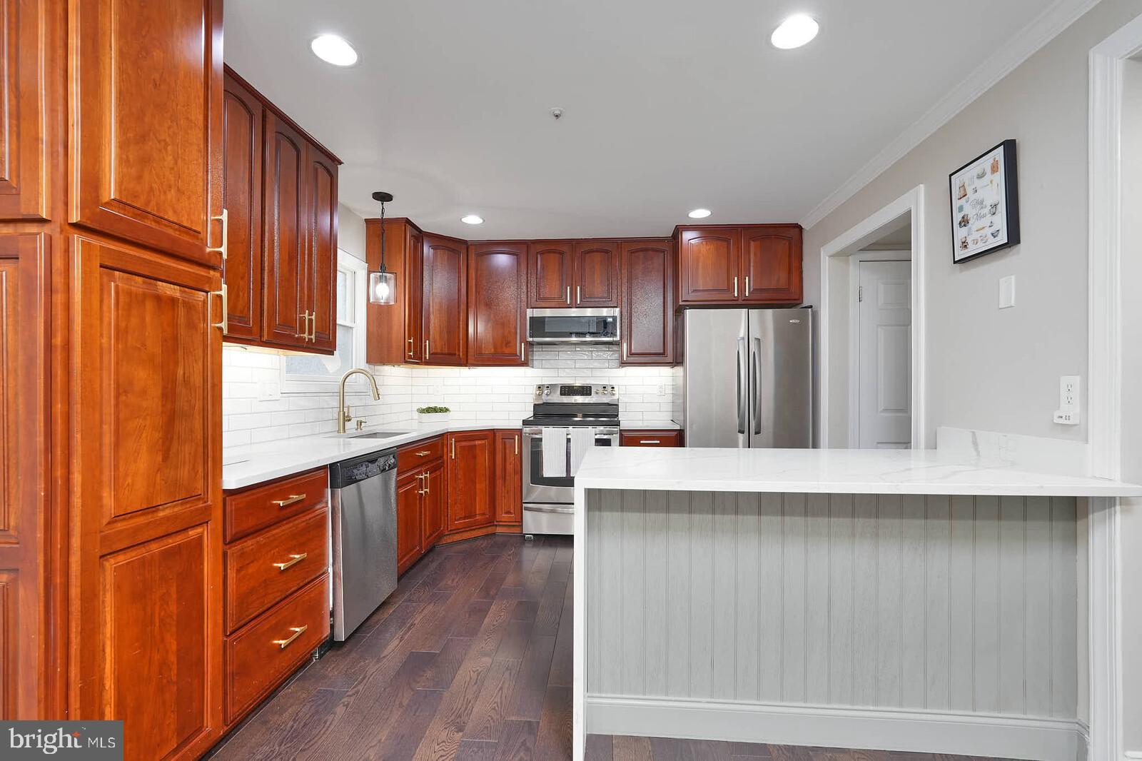 ROBIN MEADOWS - Residential