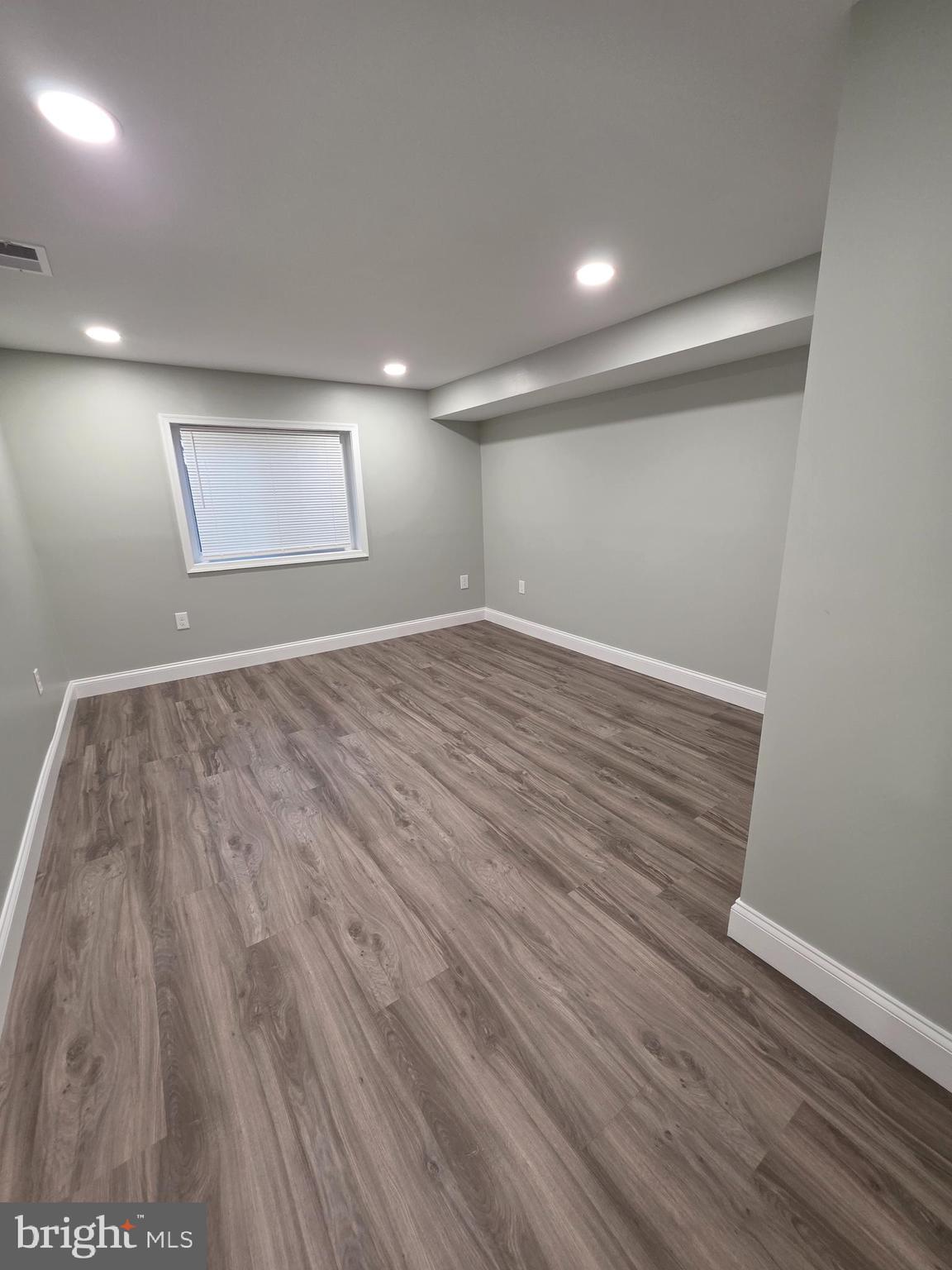 BURGUNDY FARM - Residential Lease