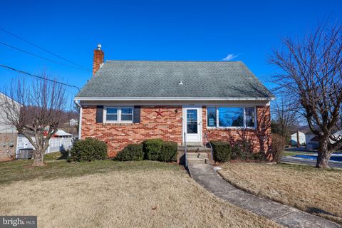 Photo of 503 Juniper Street, DENVER, PA 17517 (MLS # PALA2063352)