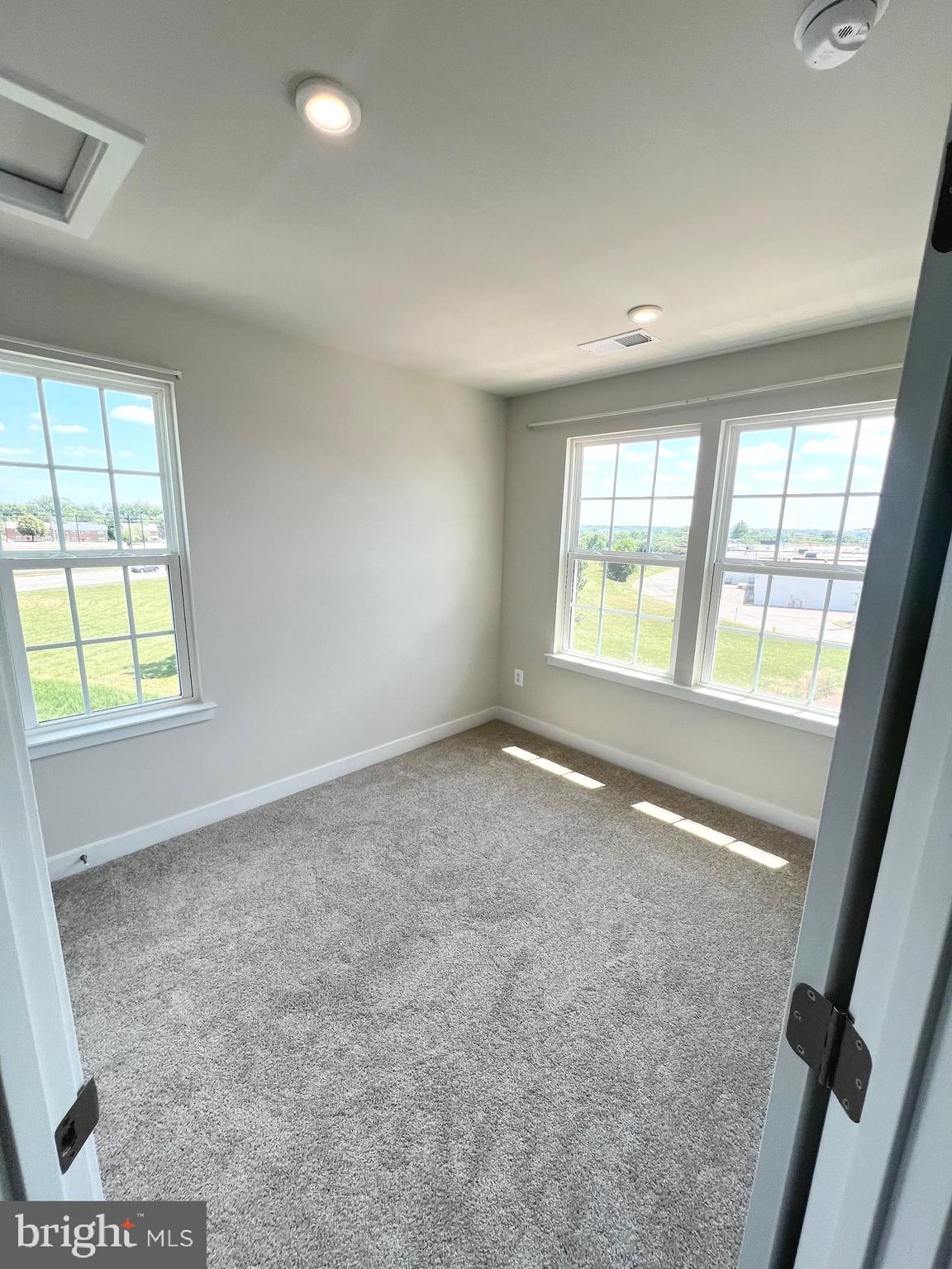 HERITAGE CROSSING - Residential Lease