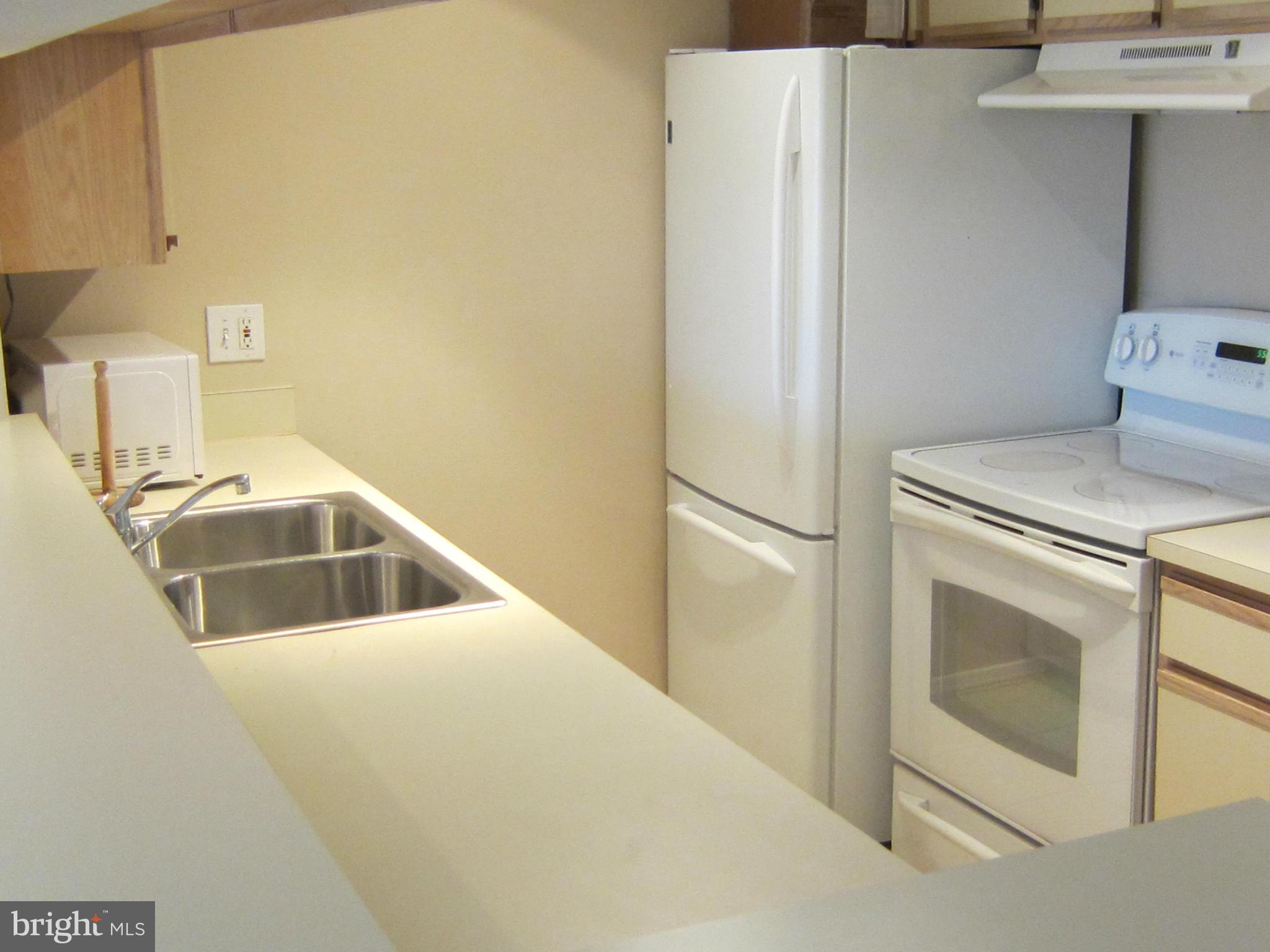 POINTE AT PARK CENTER - Residential Lease