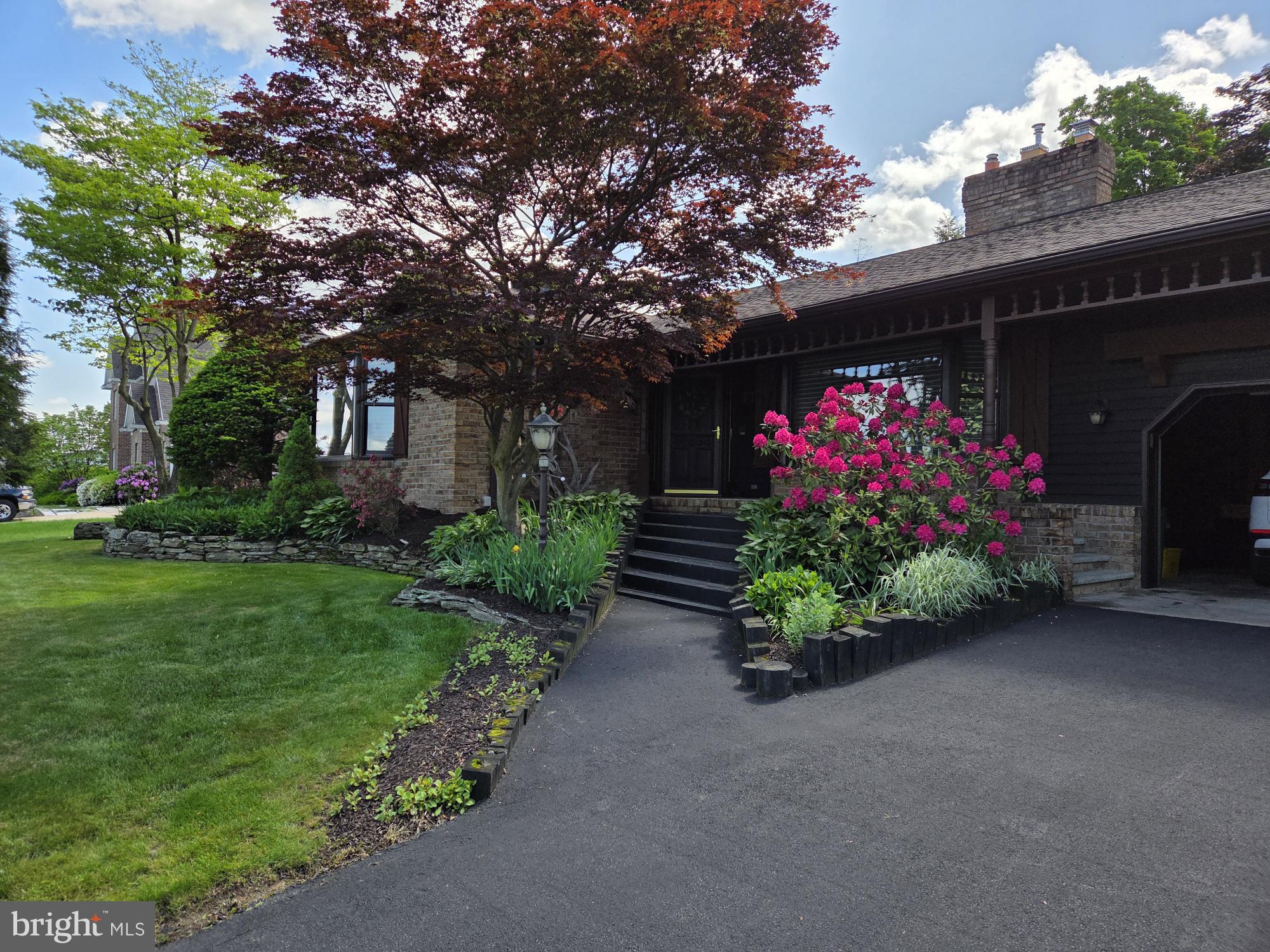 10 PINE ROAD