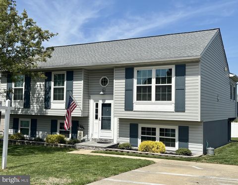 Photo of 7104 Rumford Drive, GLEN BURNIE, MD 21061 (MLS # MDAA2141996)