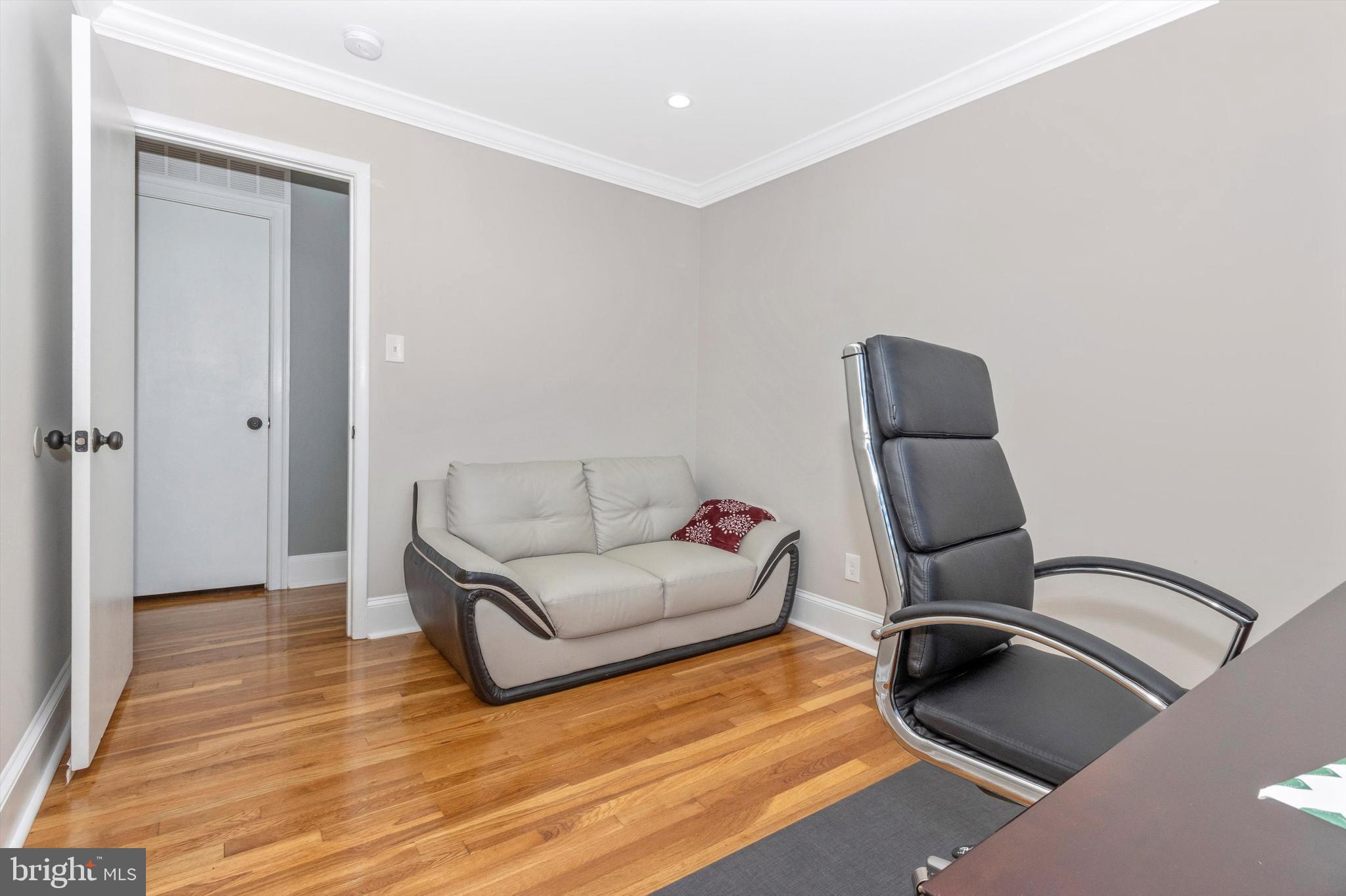 WHITE OAK MANOR - Residential