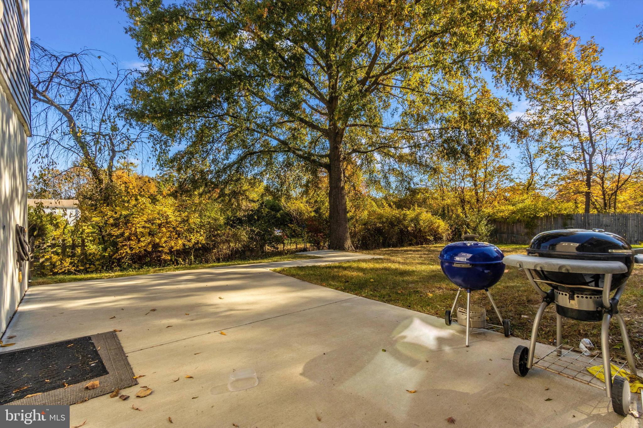 WHITE OAK MANOR - Residential