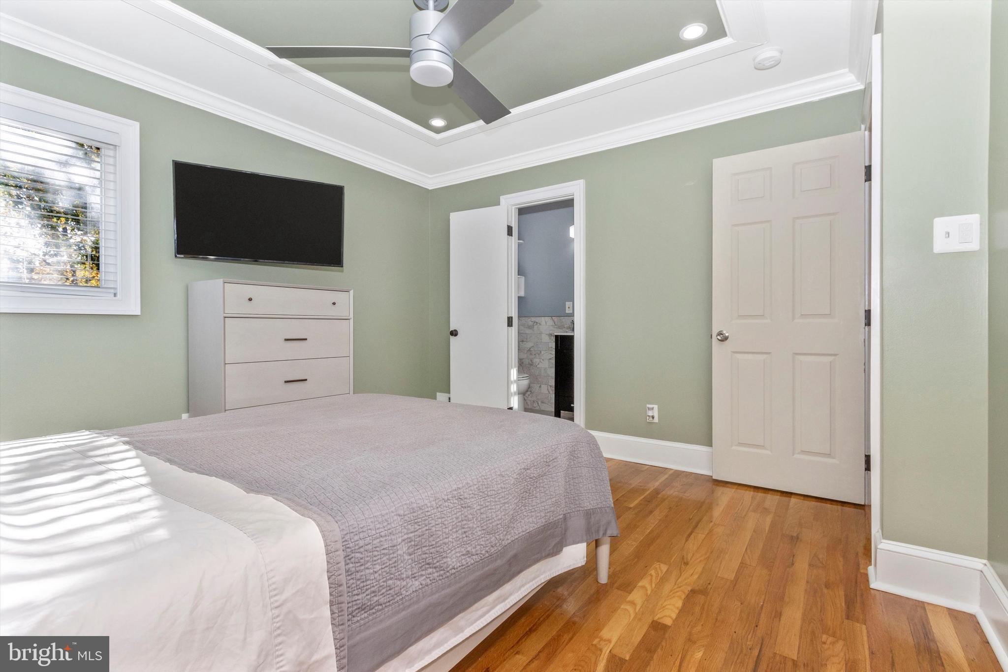 WHITE OAK MANOR - Residential