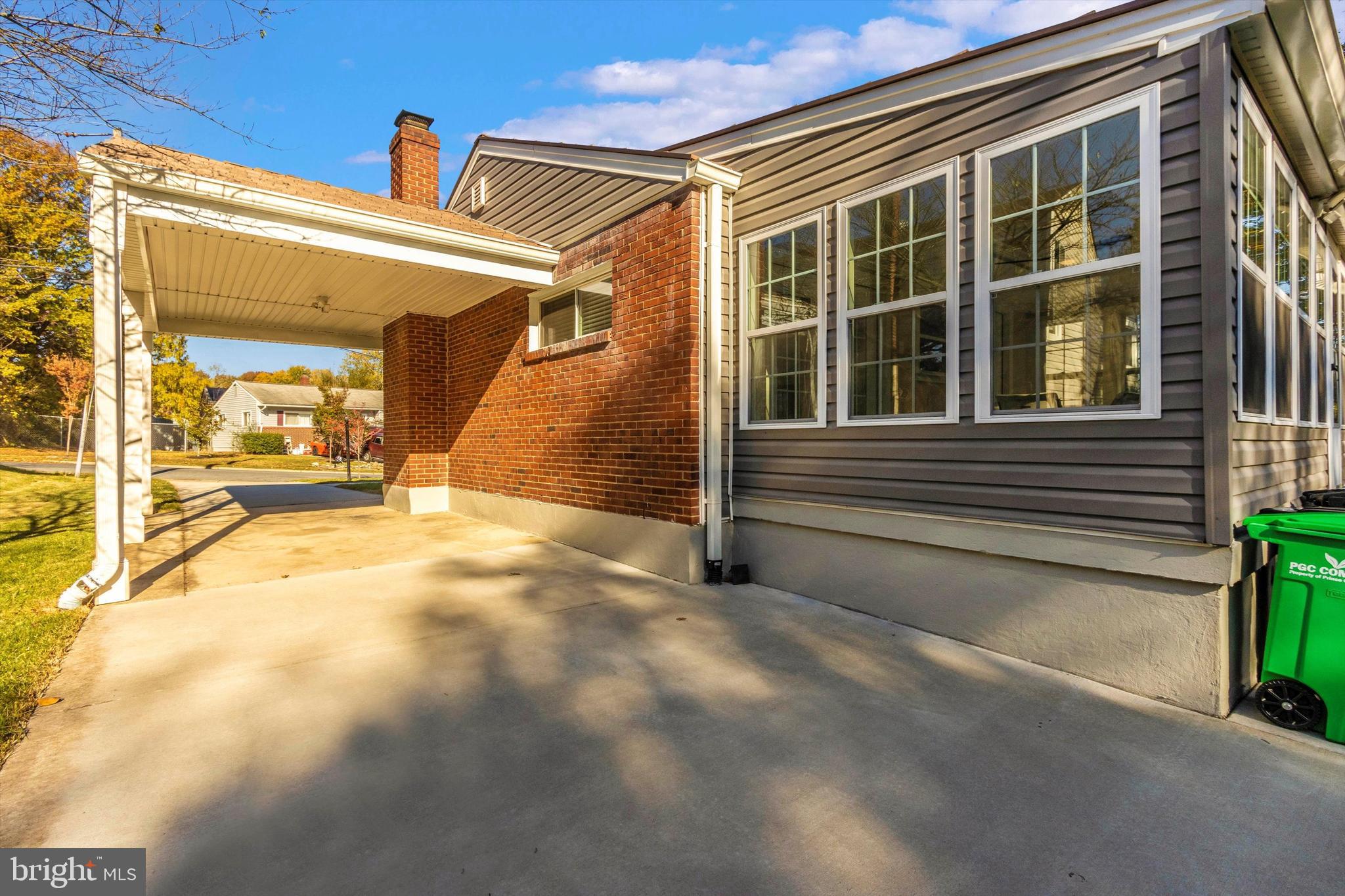 WHITE OAK MANOR - Residential