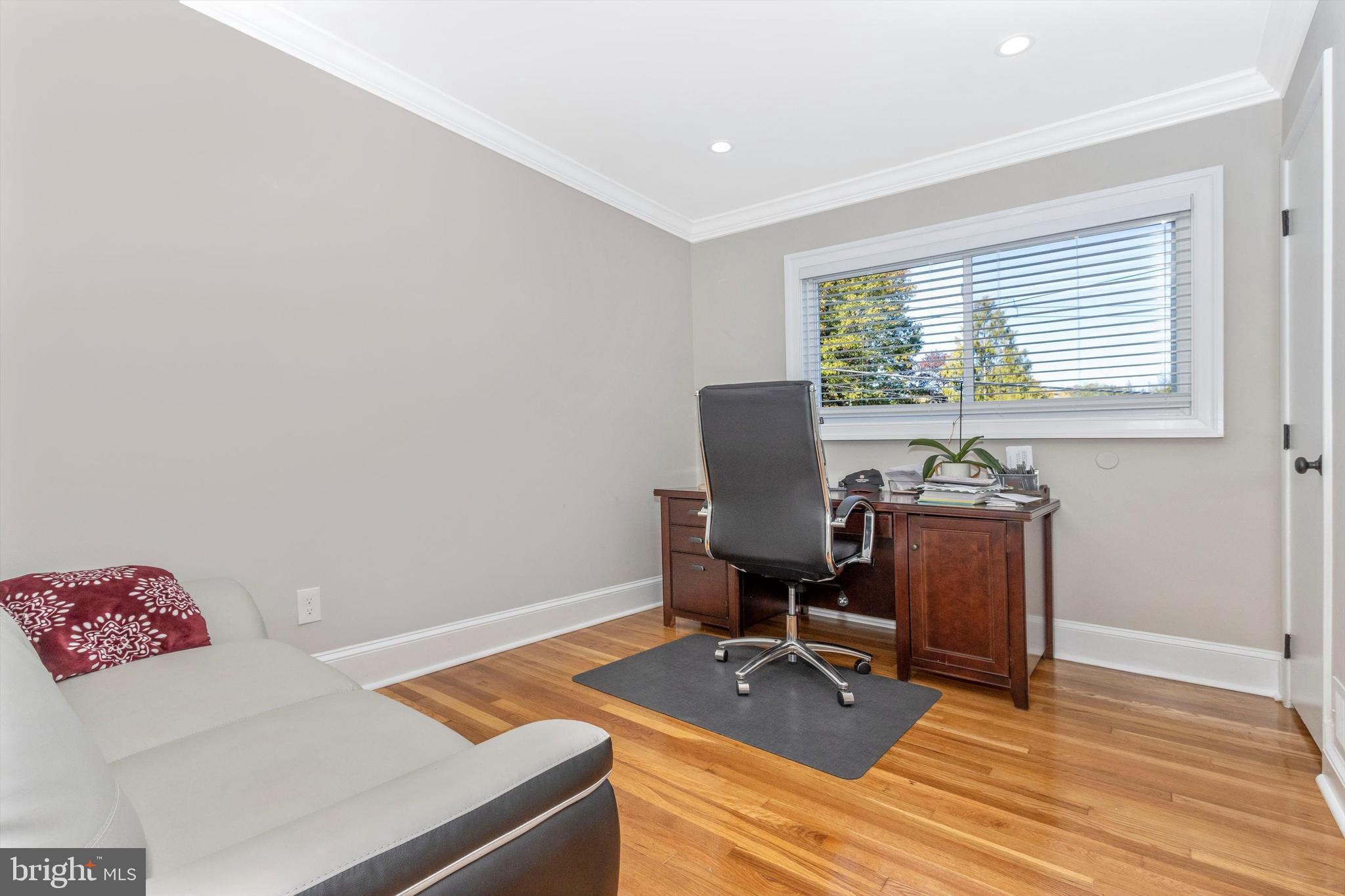 WHITE OAK MANOR - Residential