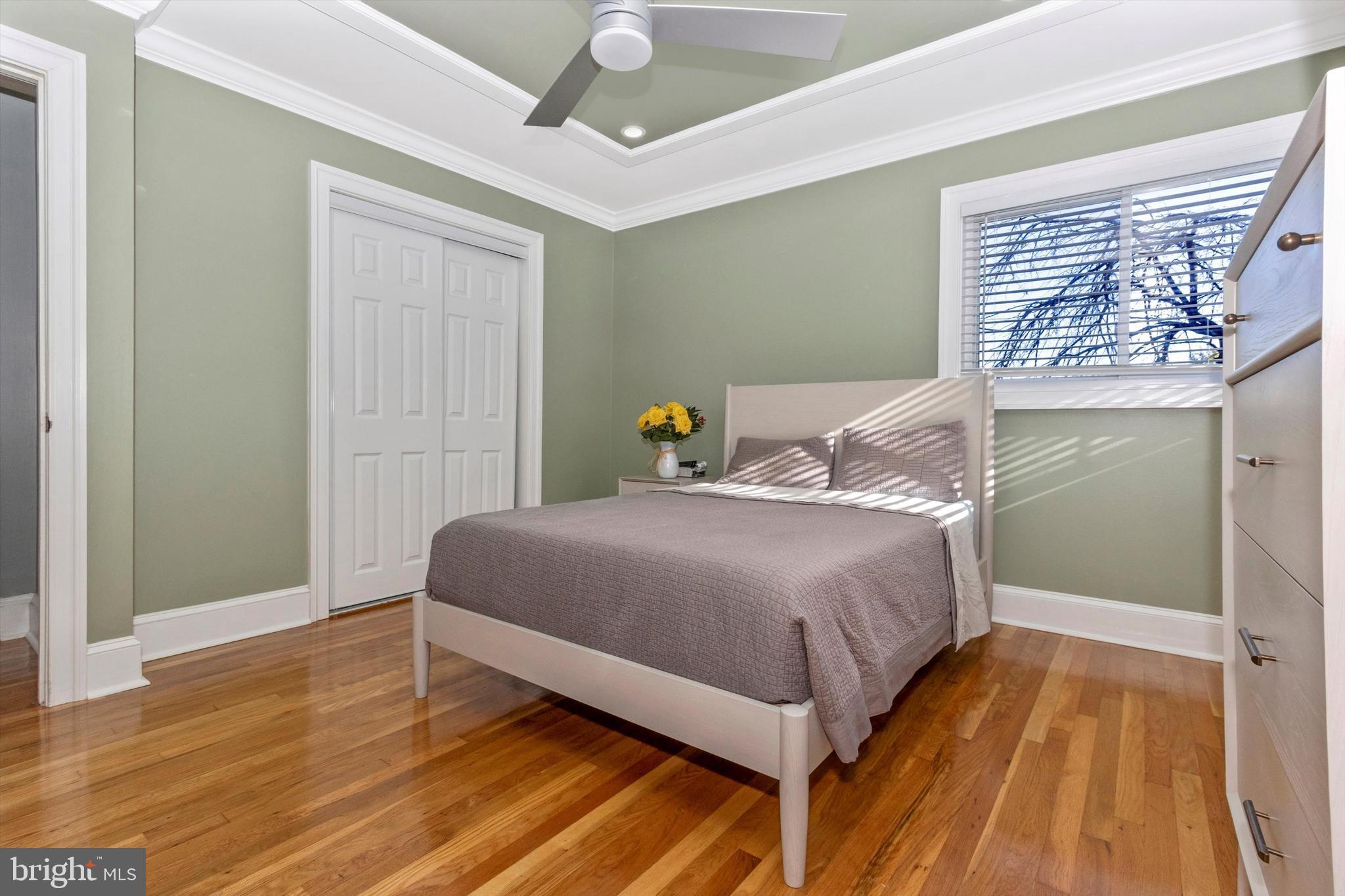 WHITE OAK MANOR - Residential