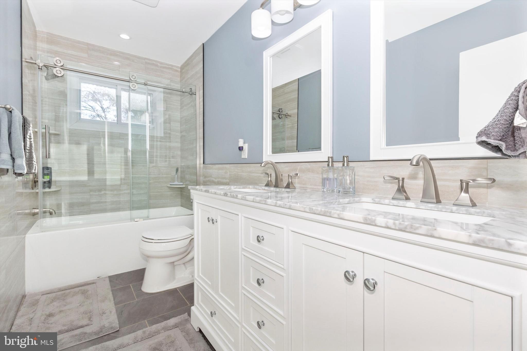 WHITE OAK MANOR - Residential