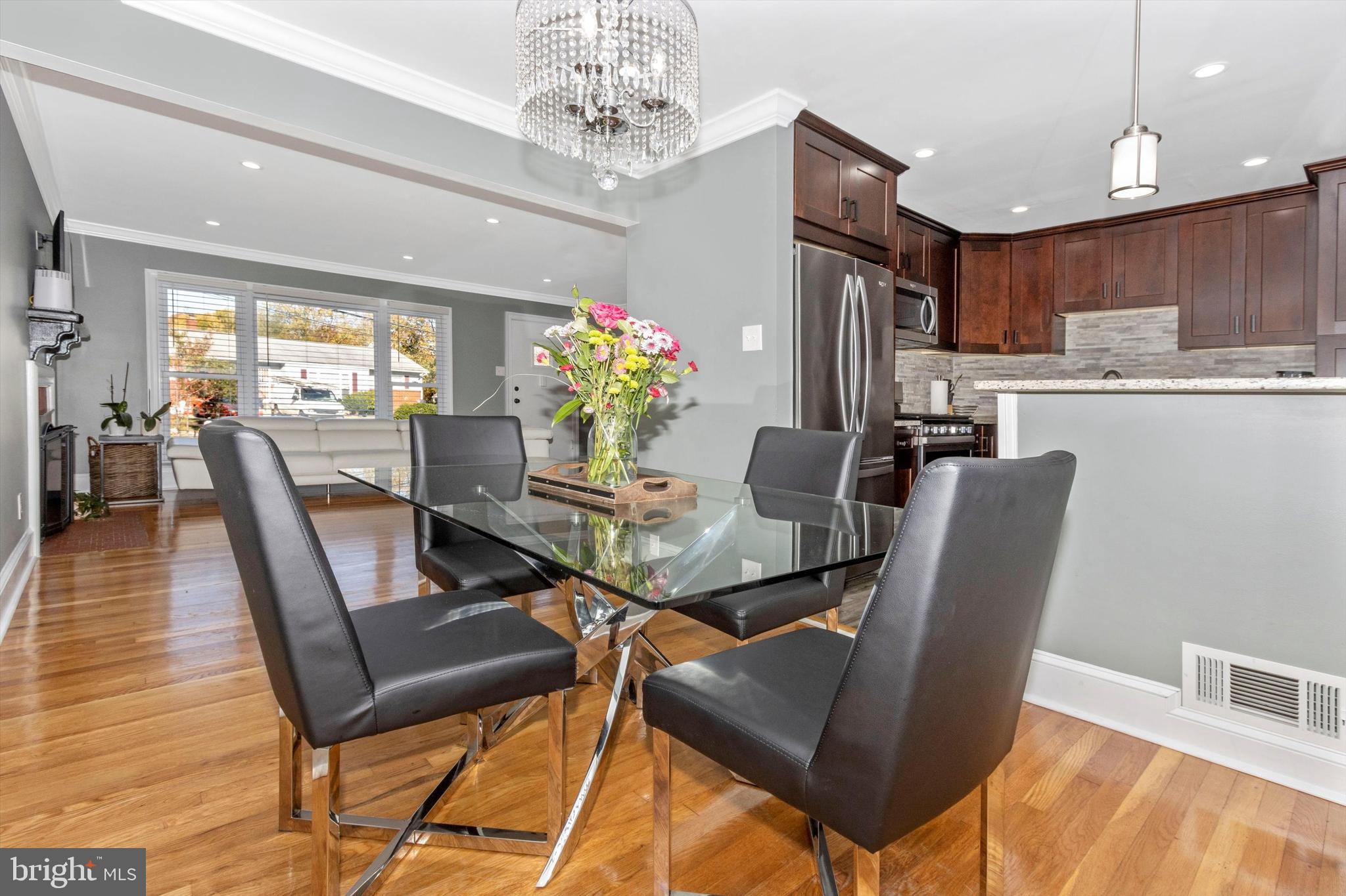 WHITE OAK MANOR - Residential