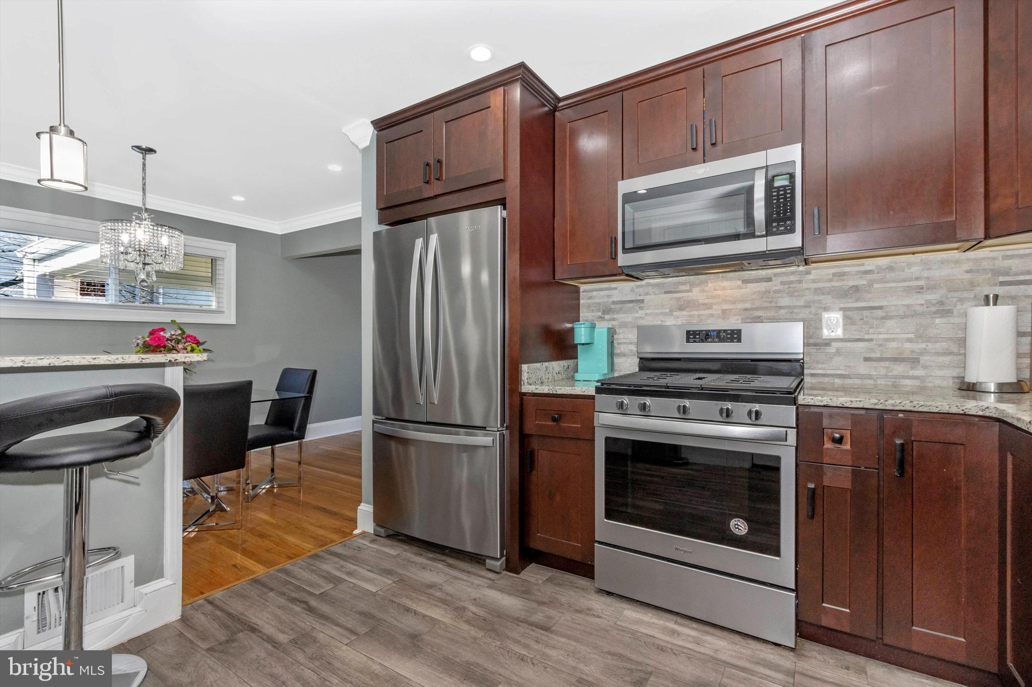 WHITE OAK MANOR - Residential