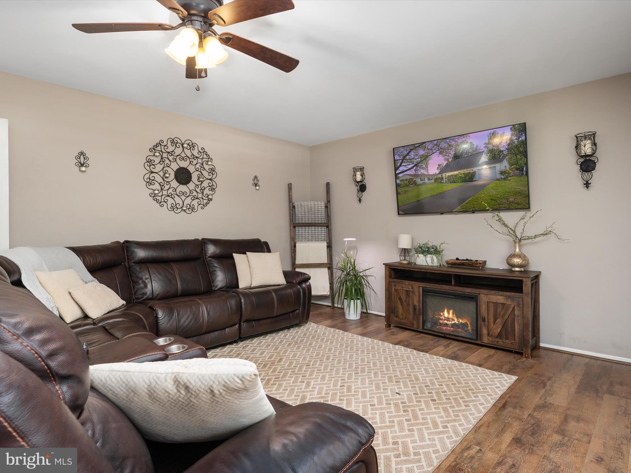 4512 ORANGEWOOD LANE