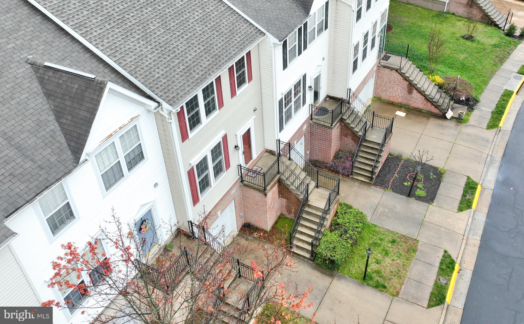 BROADLANDS - Residential Lease