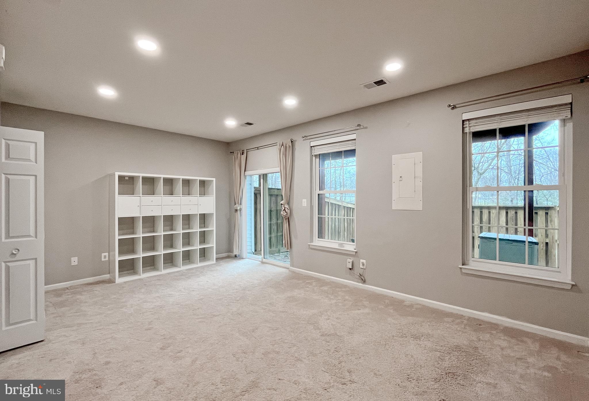 BROADLANDS - Residential Lease