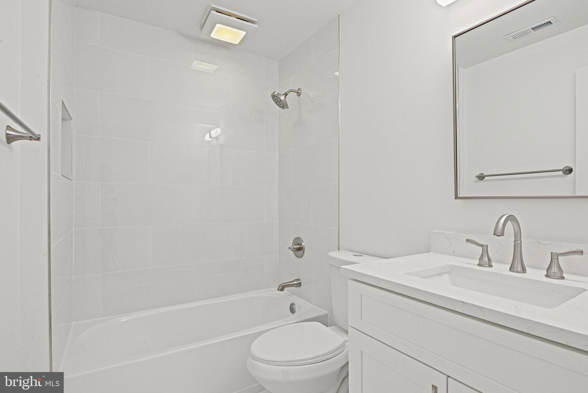 COURTHOUSE COMMONS - Residential