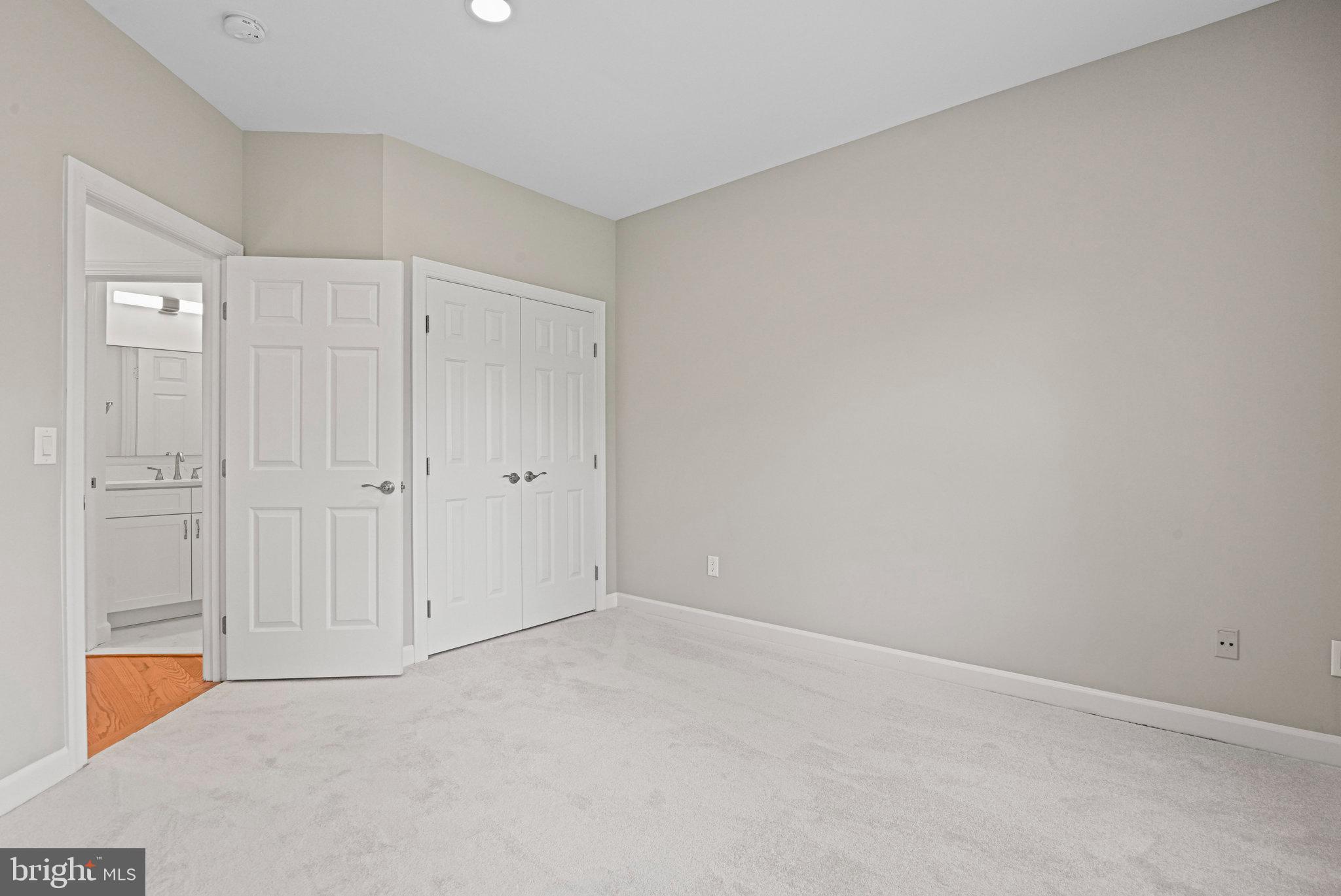 COURTHOUSE COMMONS - Residential