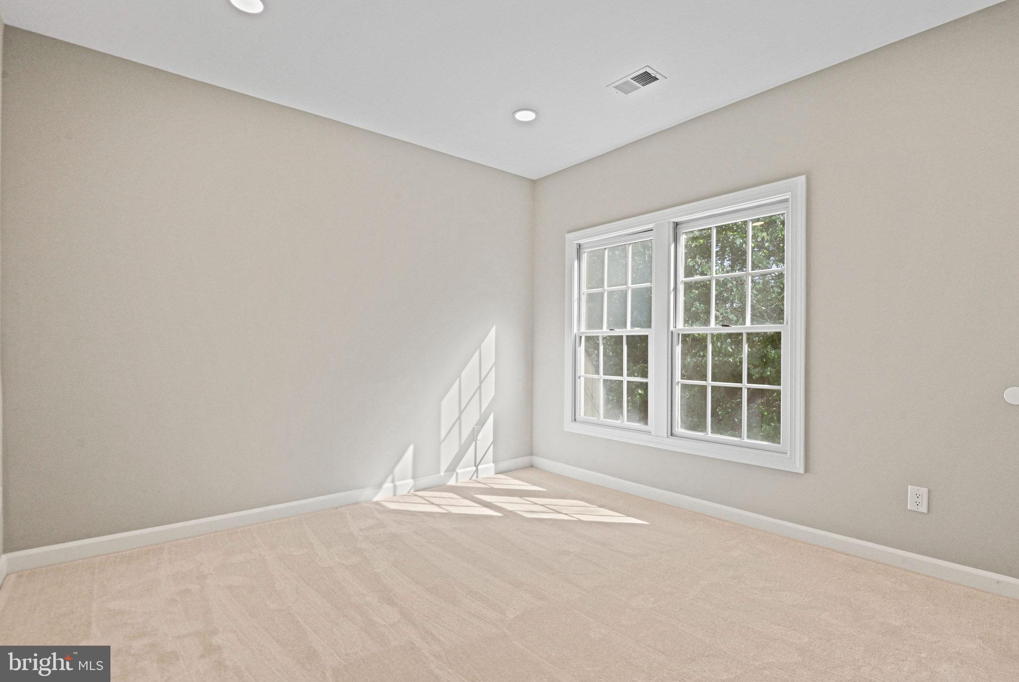 COURTHOUSE COMMONS - Residential