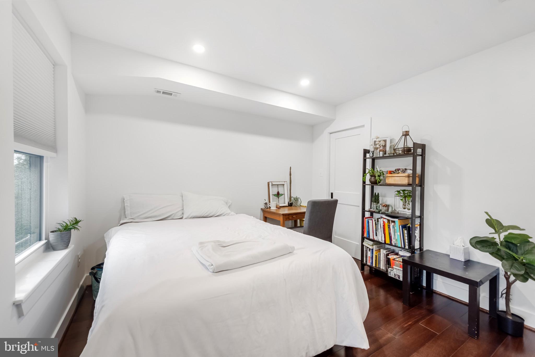 HAMPDEN HISTORIC DISTRICT - Residential Lease