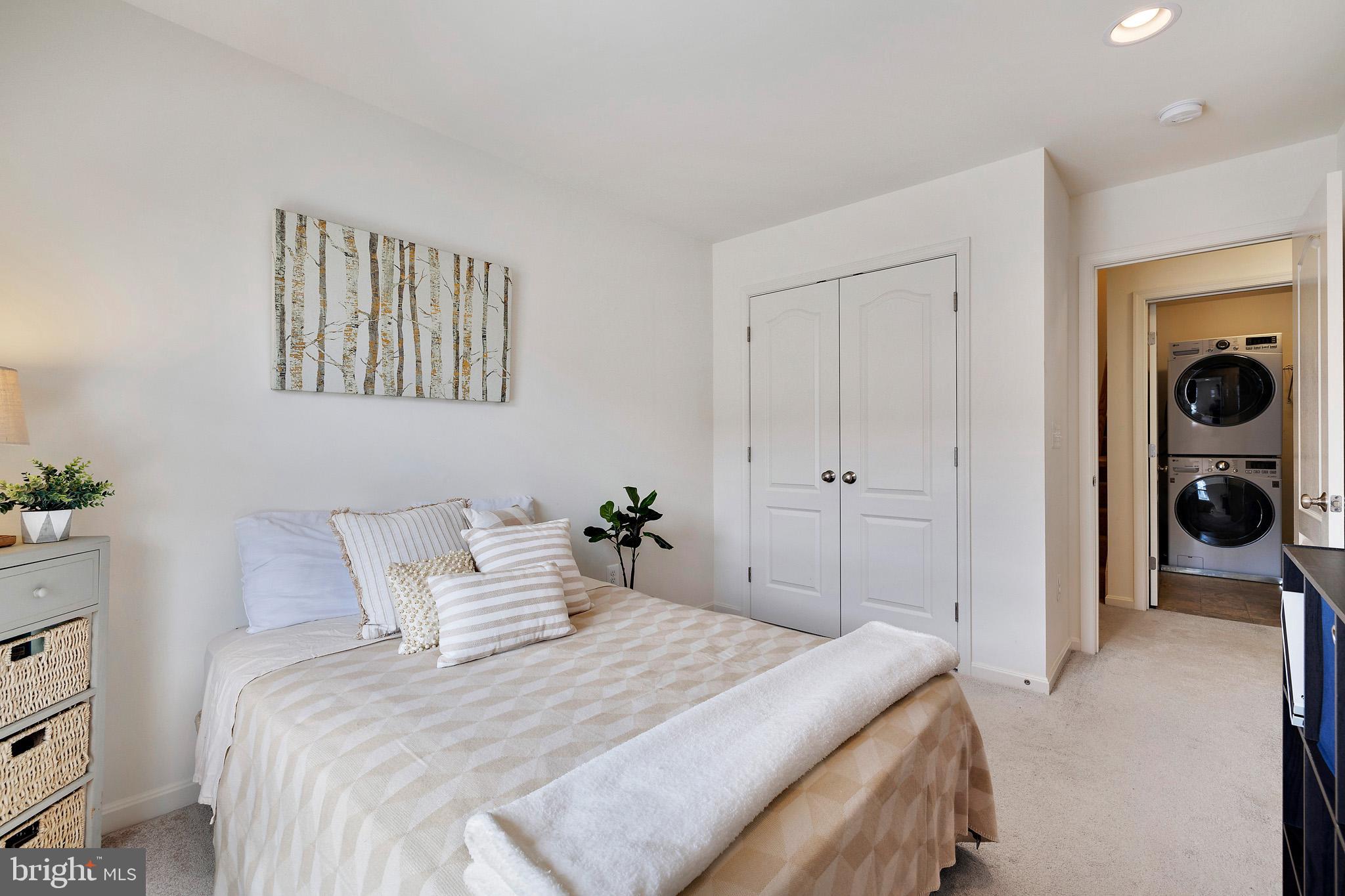 RESERVOIR RIDGE - Residential