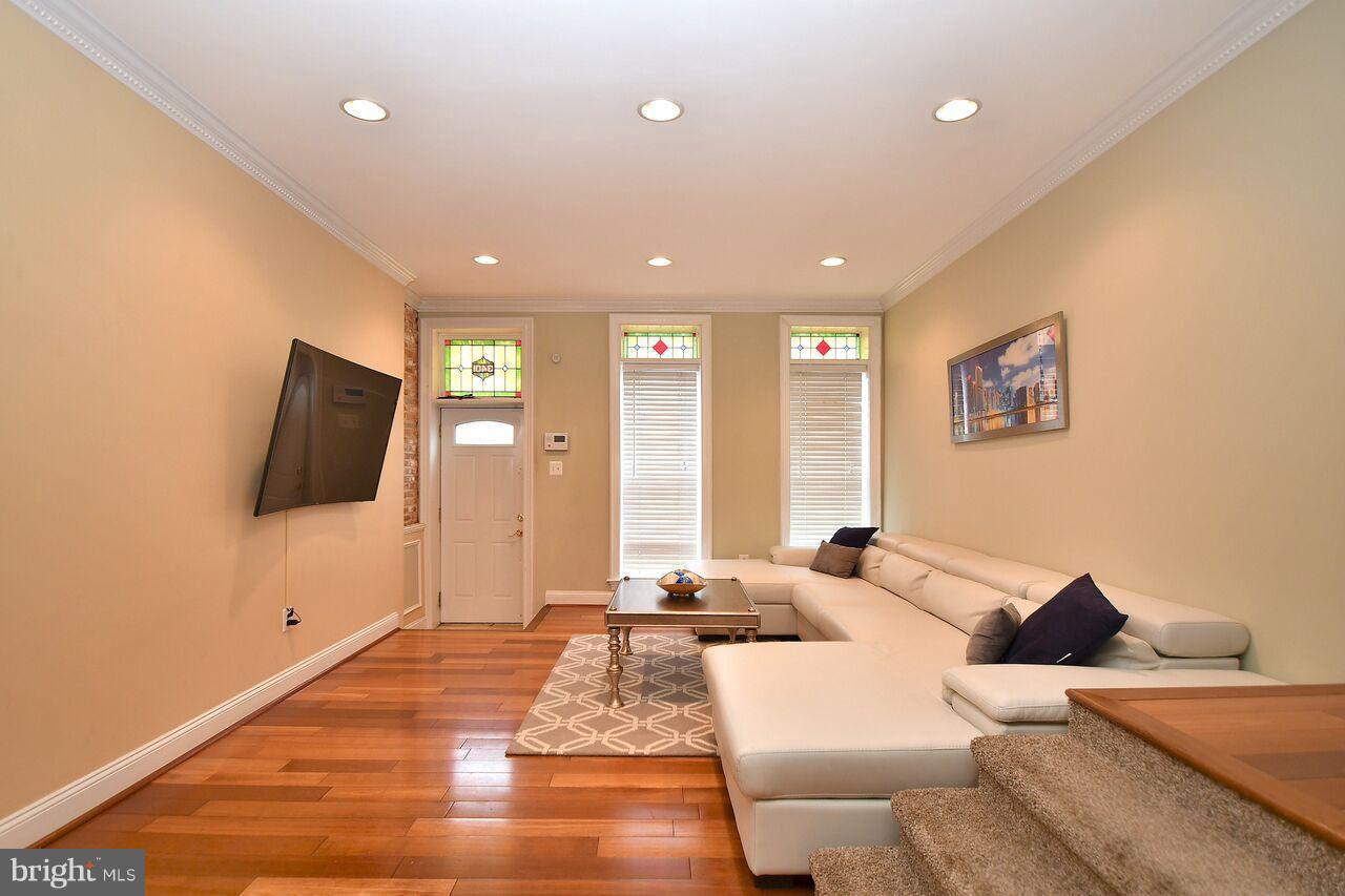 HIGHLANDTOWN - Residential Lease