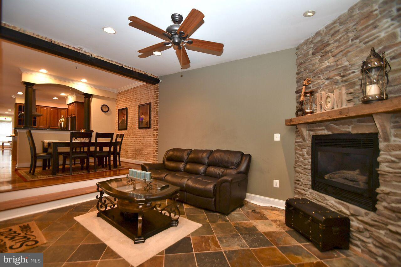 HIGHLANDTOWN - Residential Lease