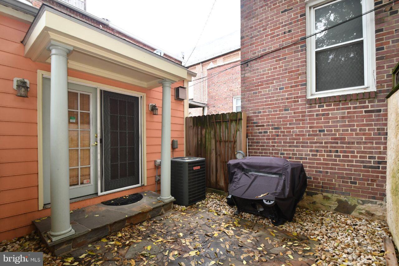 HIGHLANDTOWN - Residential Lease