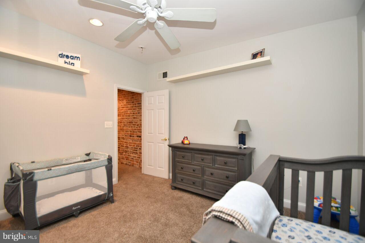 HIGHLANDTOWN - Residential Lease