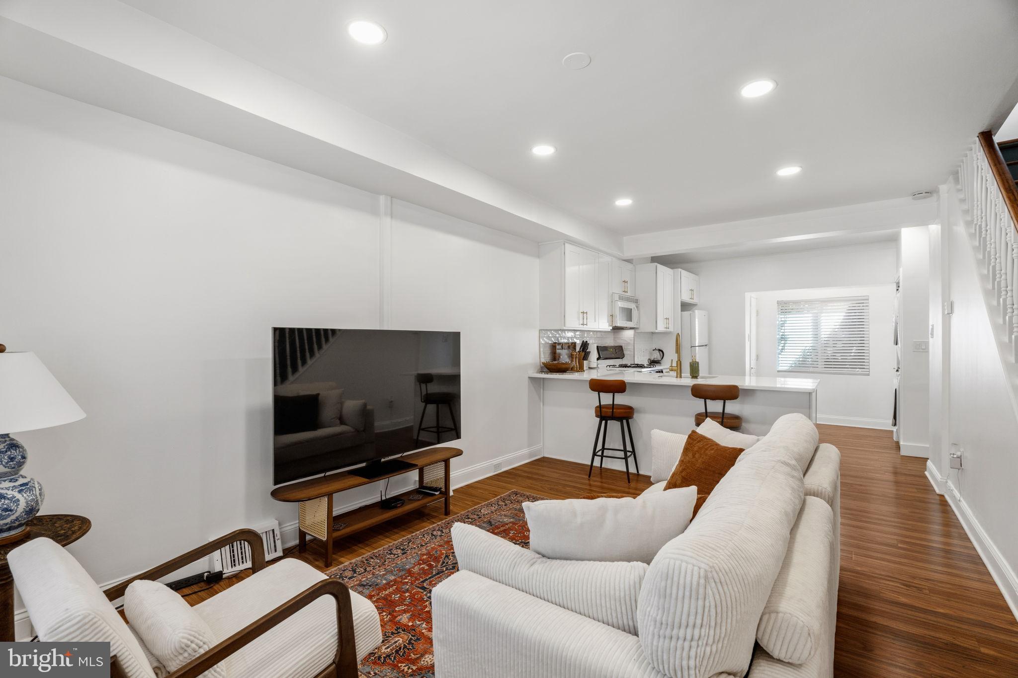 2320 MANNING STREET