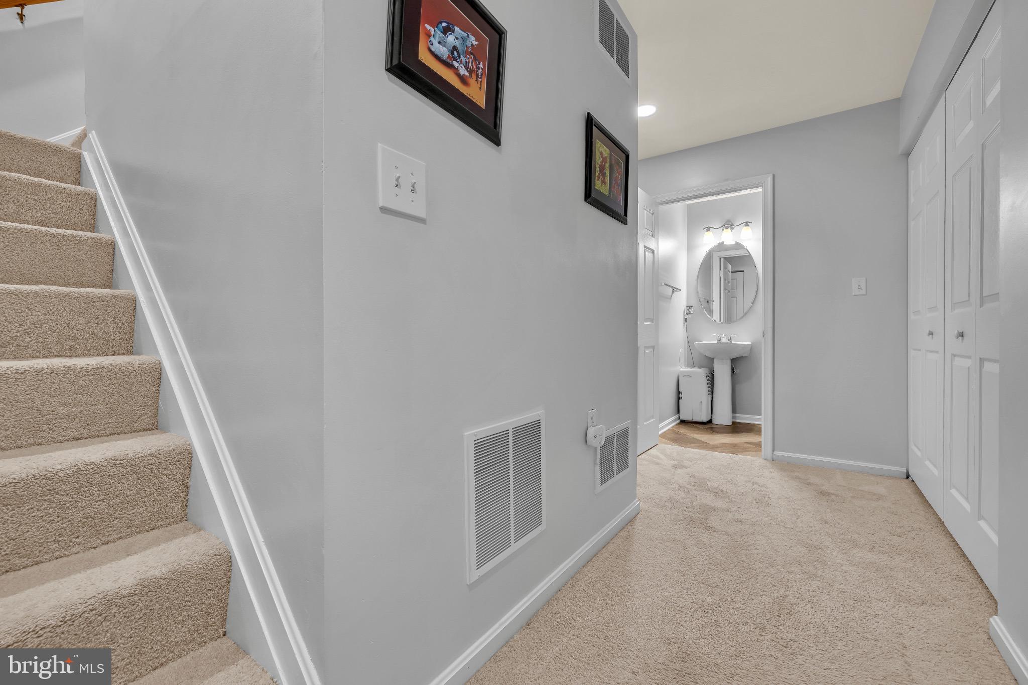 SEVEN OAKS - Residential