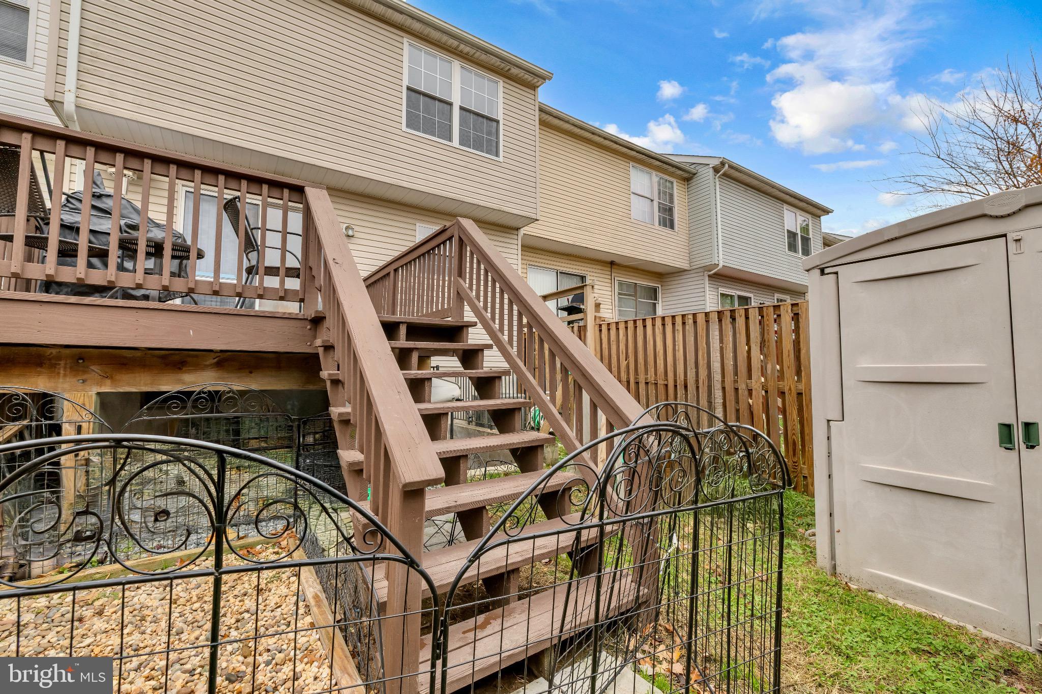 SEVEN OAKS - Residential